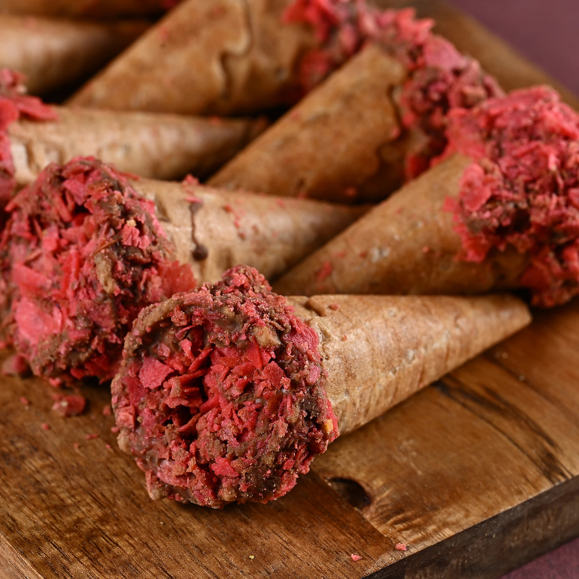 Çikolatalı Çilekli Kornet 