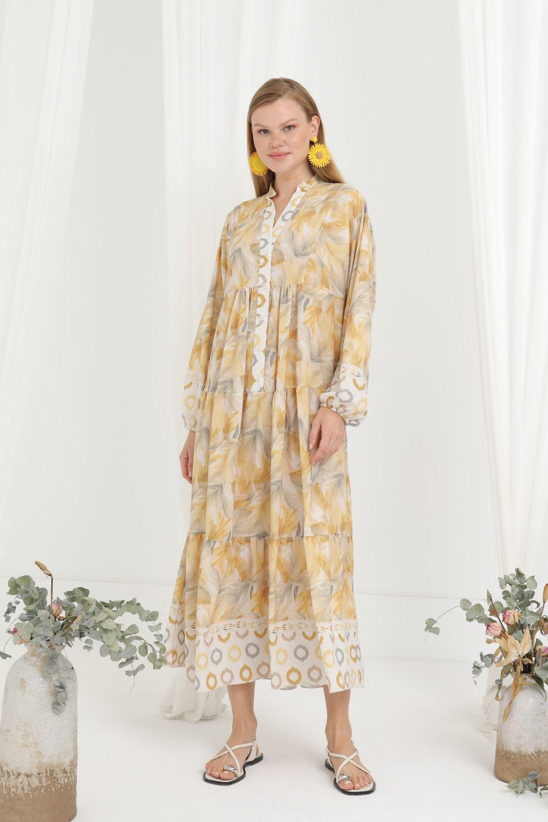 Düğmeli V Yaka Elbise