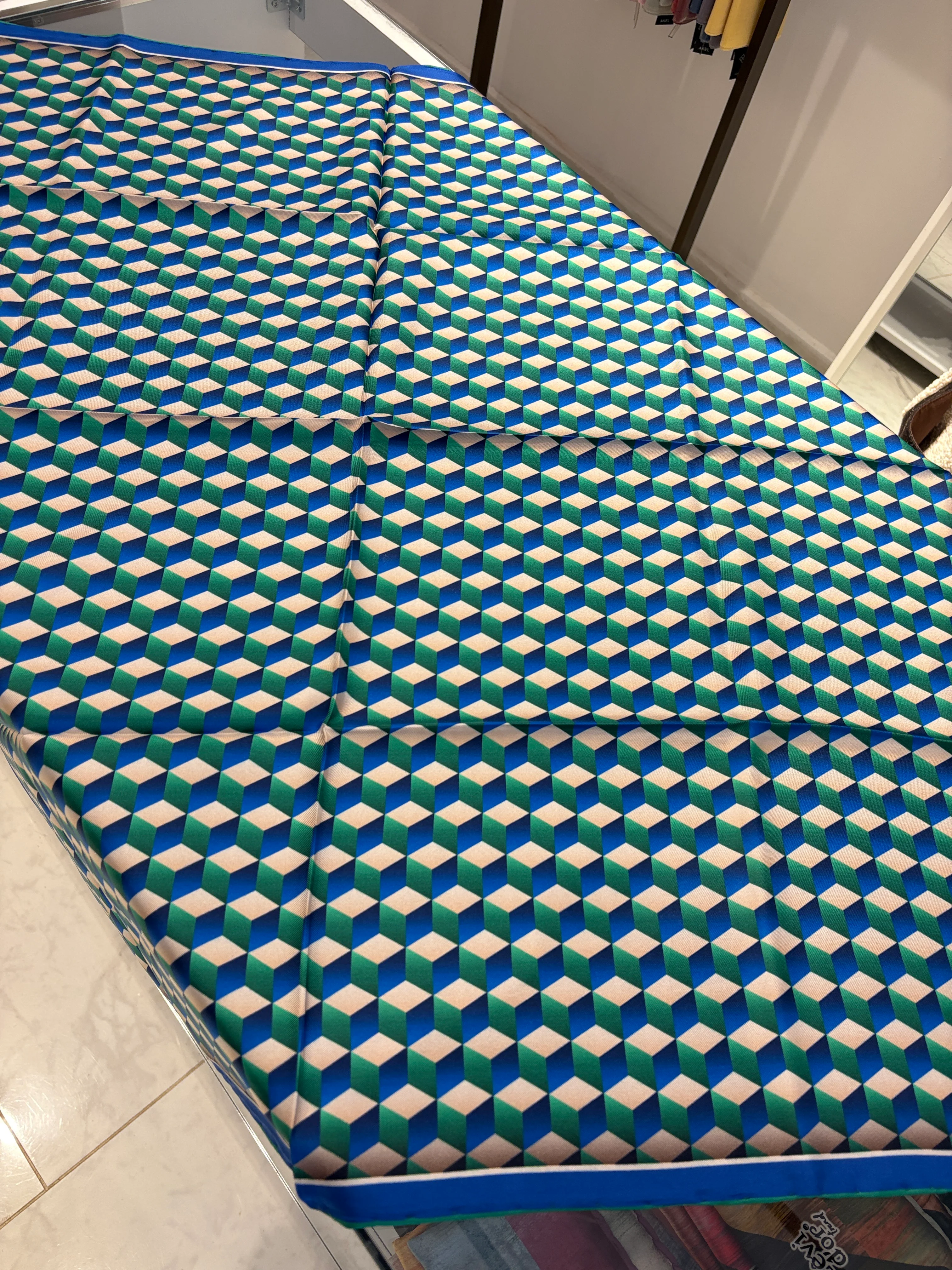 Levidor Twill İpek Eşarp