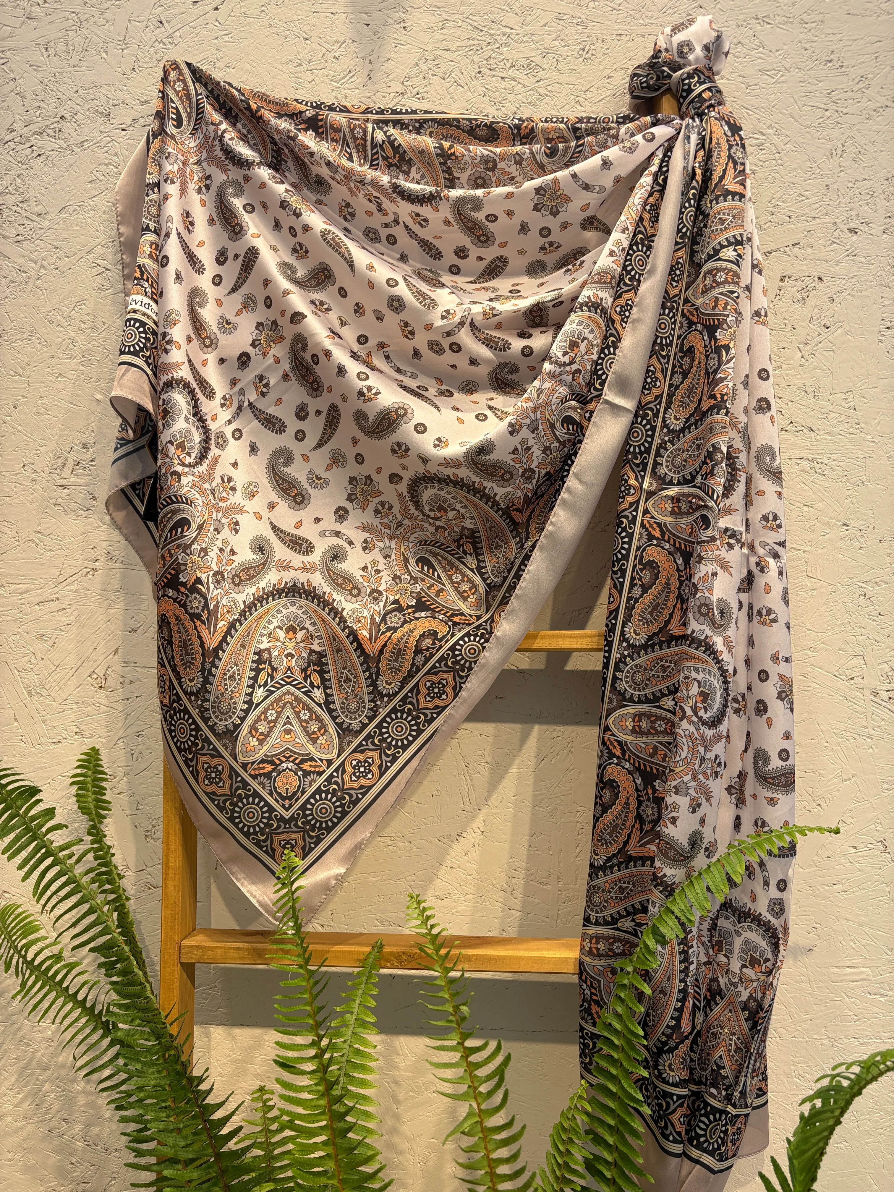 Levidor Hint İpeği Şal - Varyant 3