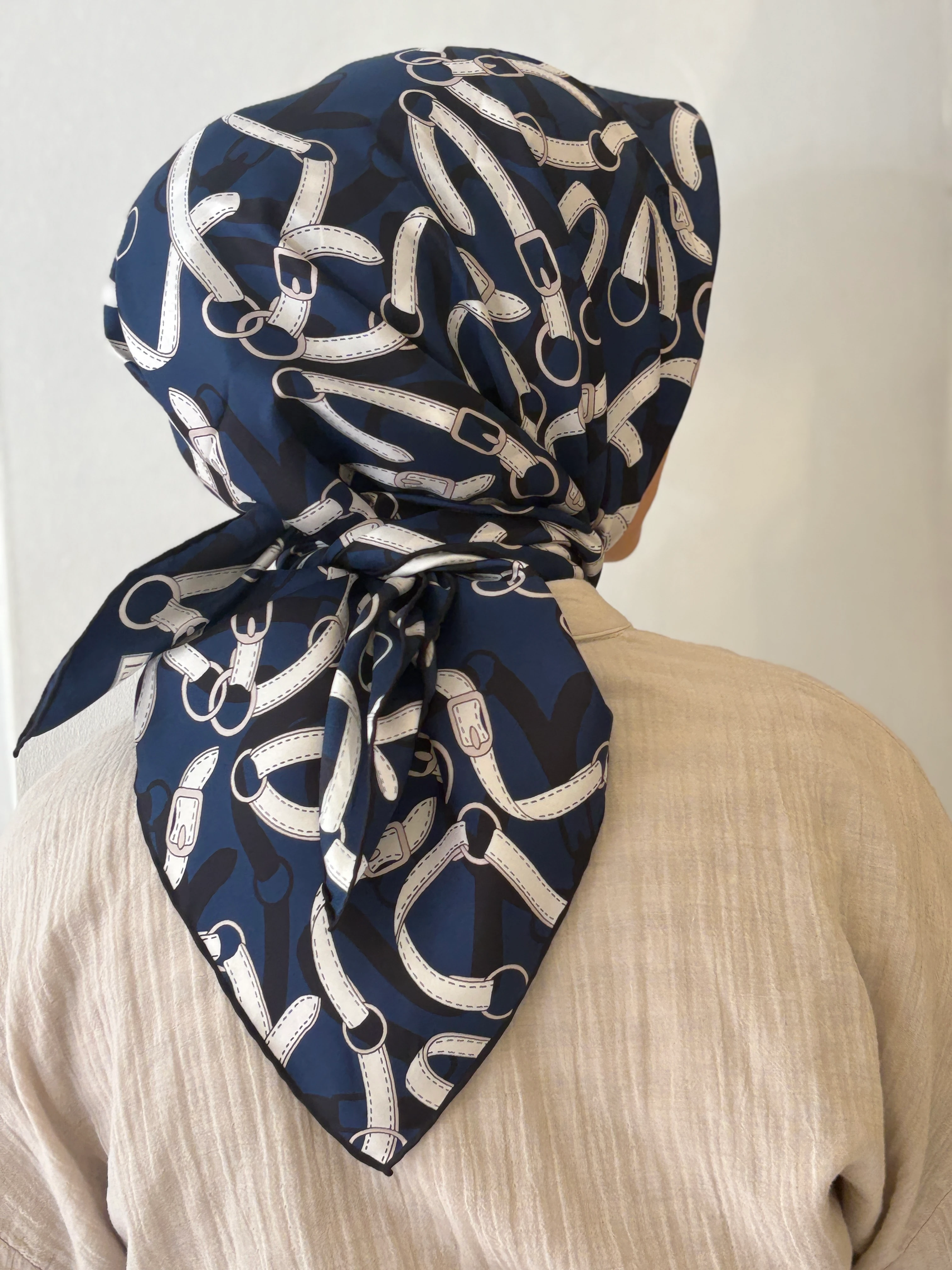 Belli Twill İpek Eşarp- 2025 Yaz - Lacivert