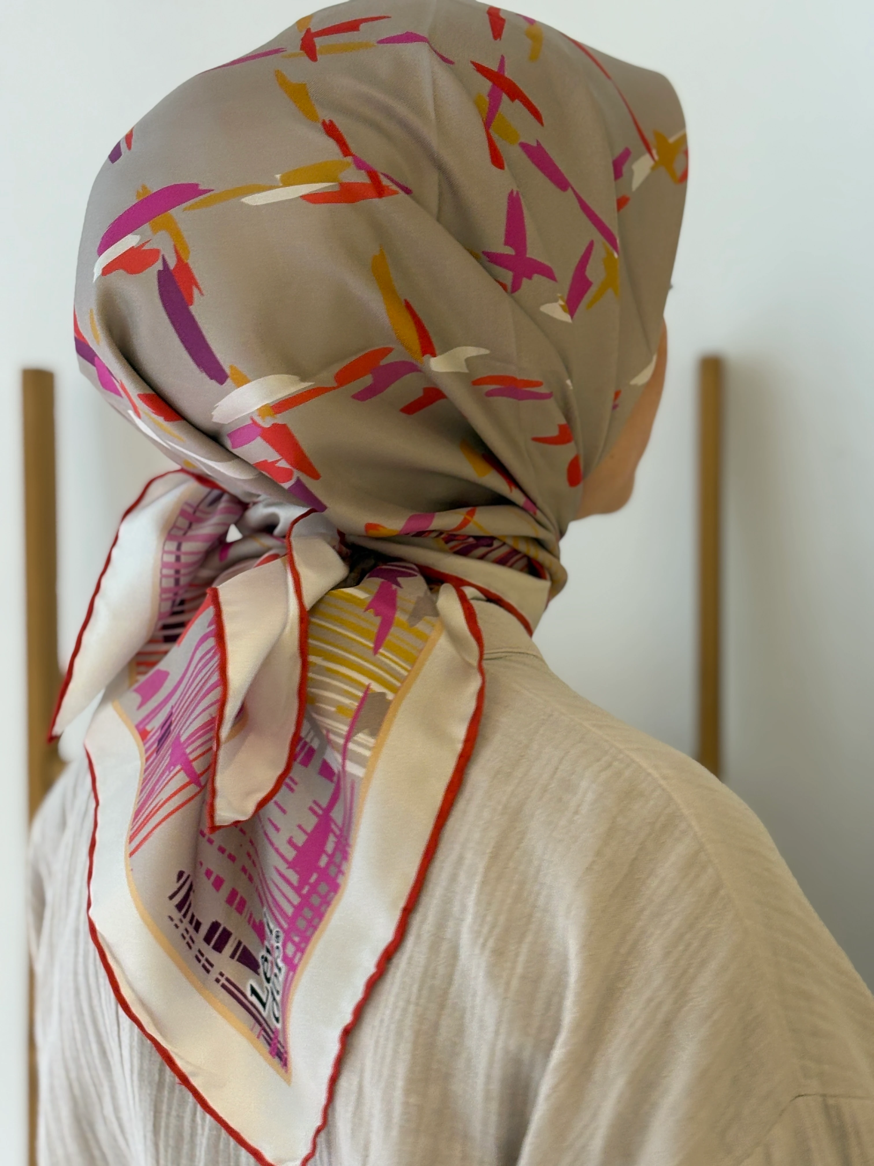 Levidor twill İpek Eşarp - Nar Çiçeği-Gri