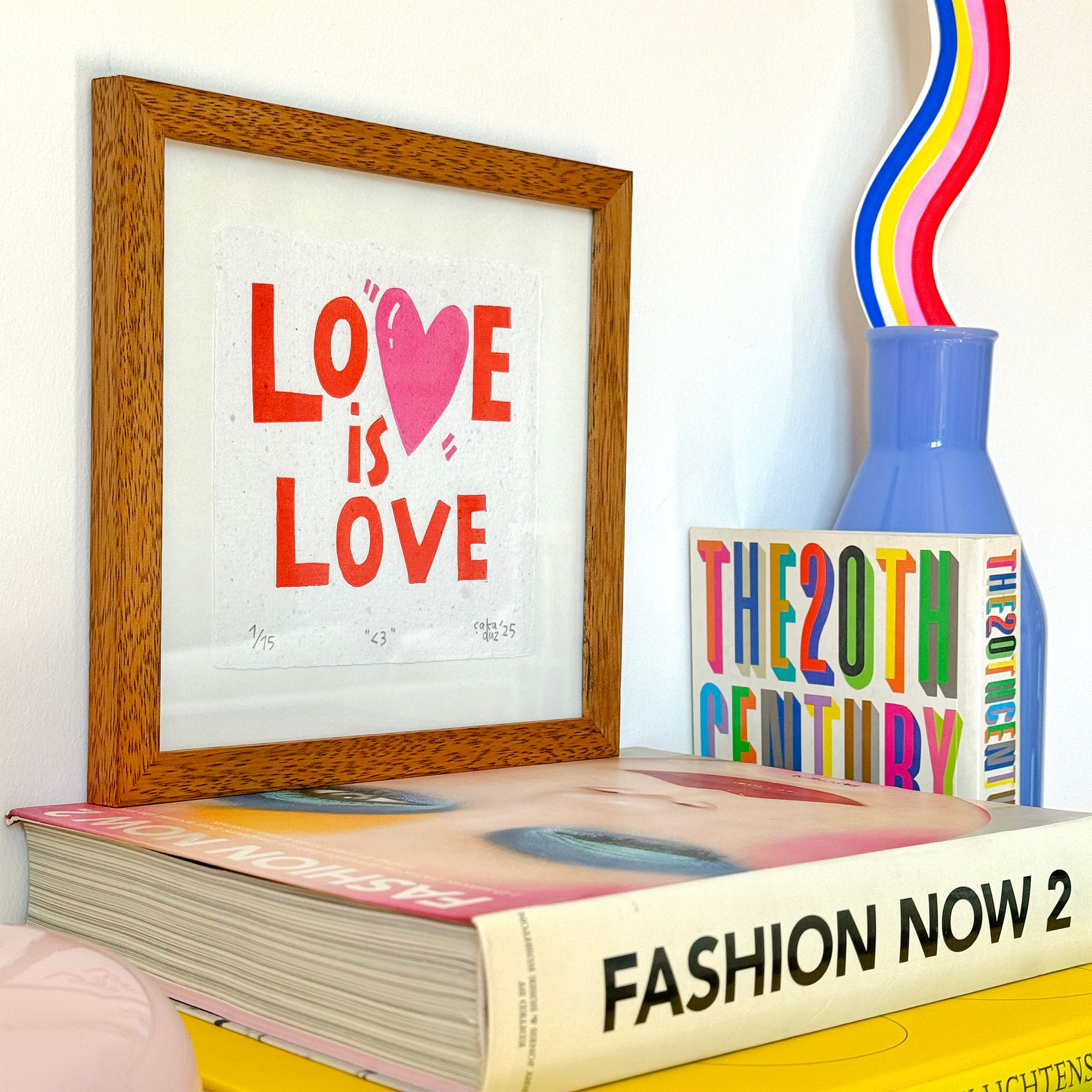 "Love is Love" Çerçeveli Linol Baskı