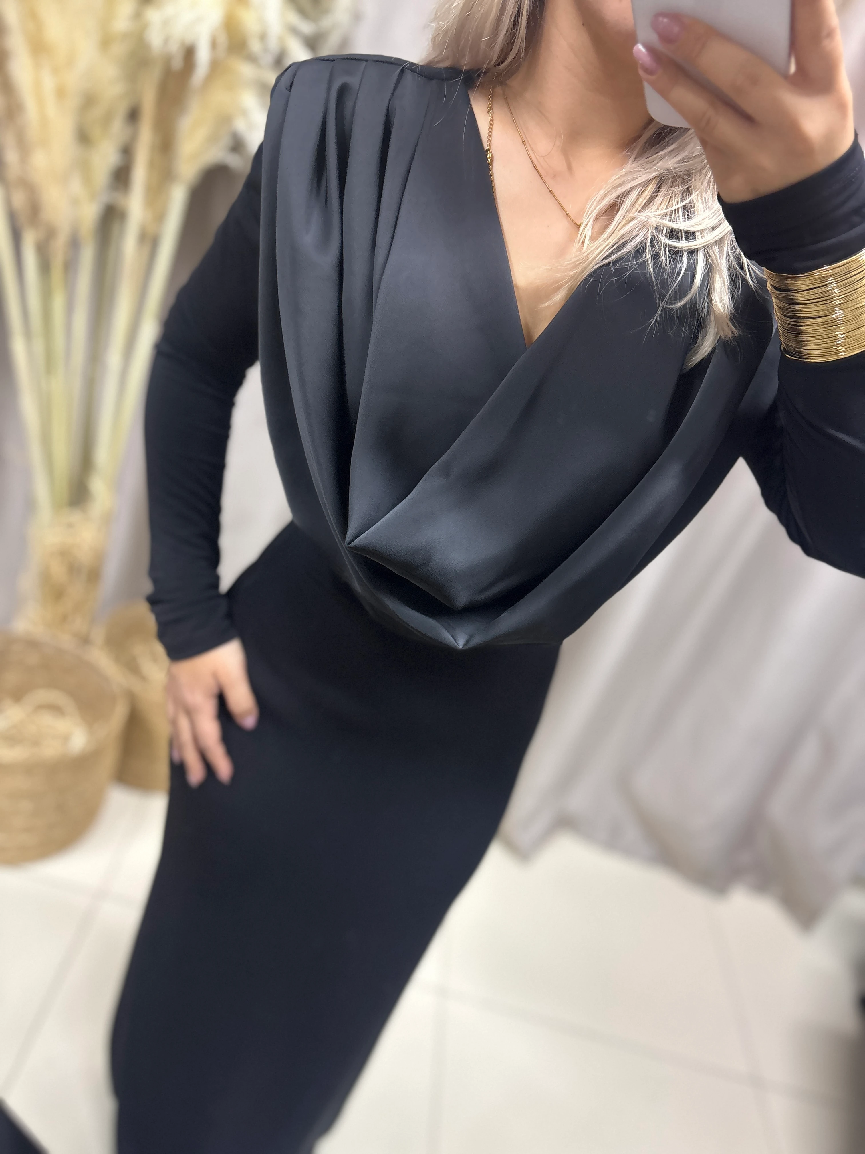 YAKA SATEN DETAYLI DEGAJE SİYAH CANDY KUMAŞ ELBİSE 252649