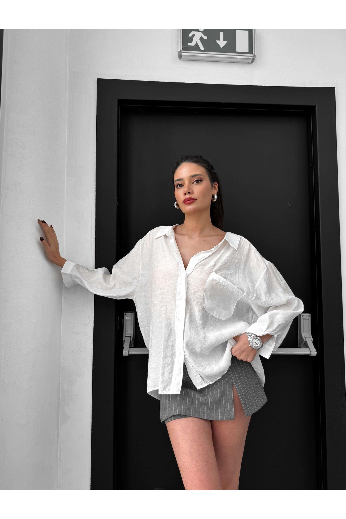 TEK CEPLİ STANDART BEDEN OVERSIZE DÜŞÜK OMUZ GÖMLEK