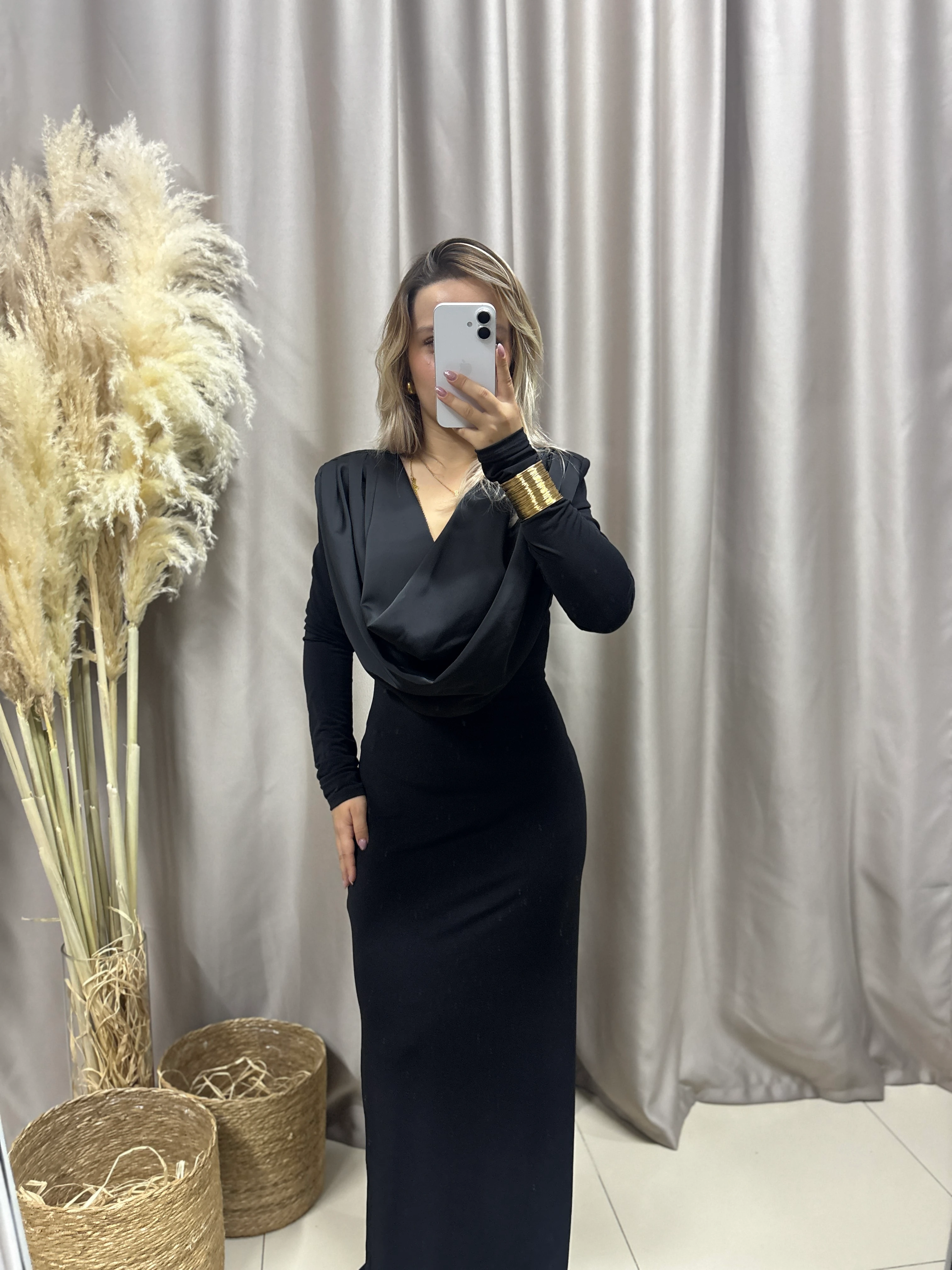 YAKA SATEN DETAYLI DEGAJE SİYAH CANDY KUMAŞ ELBİSE 252649