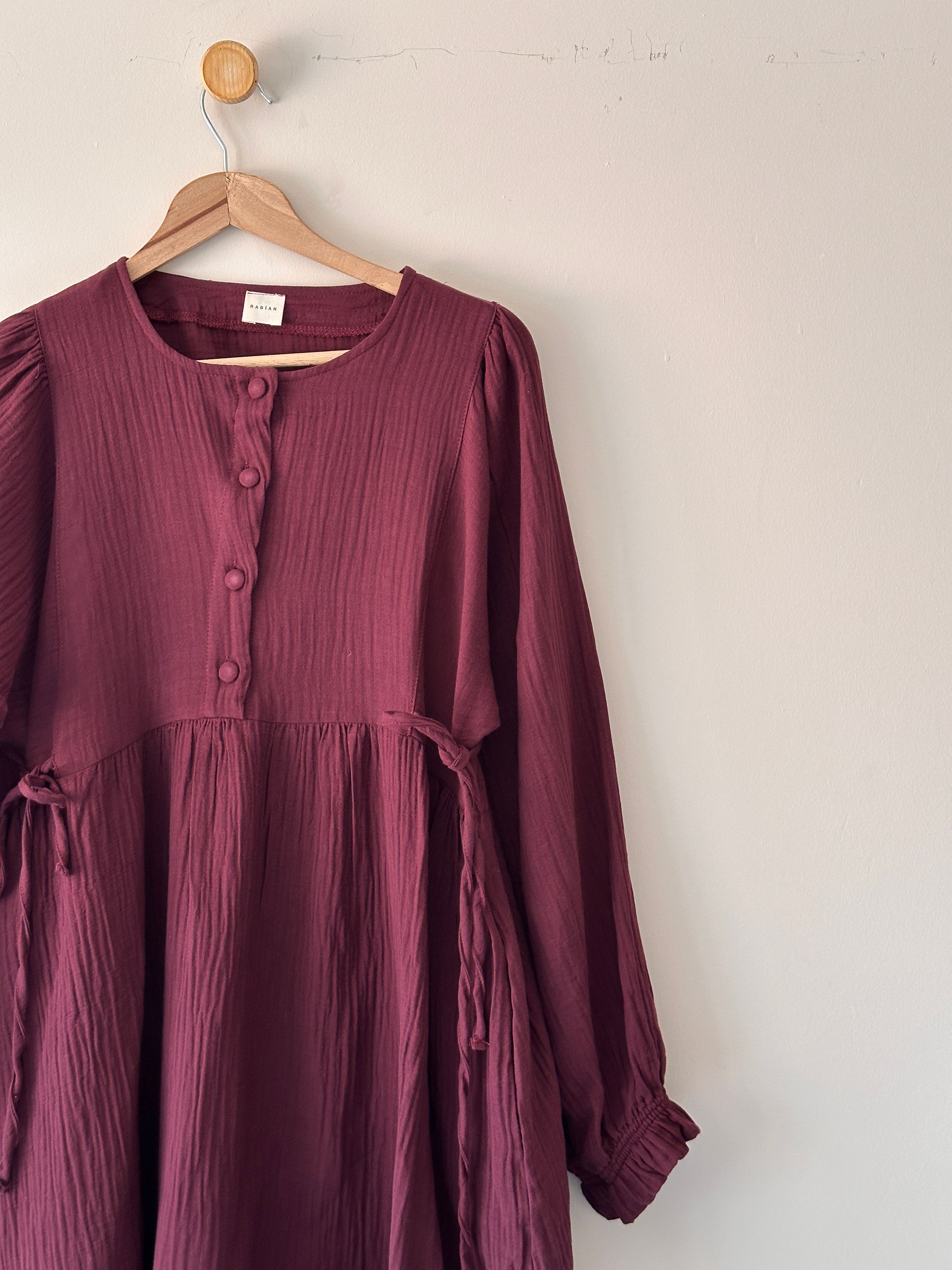Belden Bağlamalı Müslin Oversize Elbise – Hafif ve Rahat Şıklık - Bordo