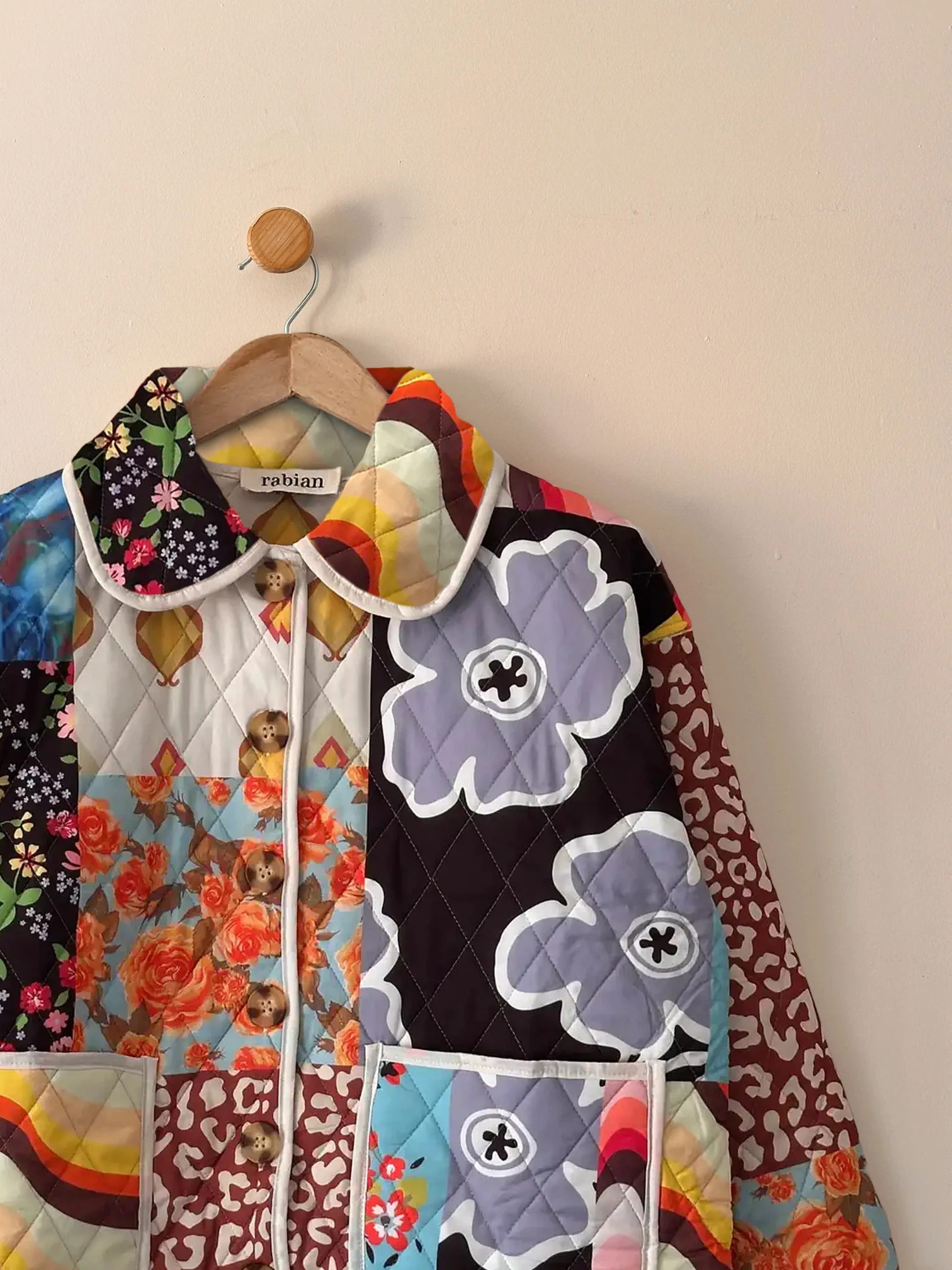 Yakalı ve Desenli Kapitone Ceket