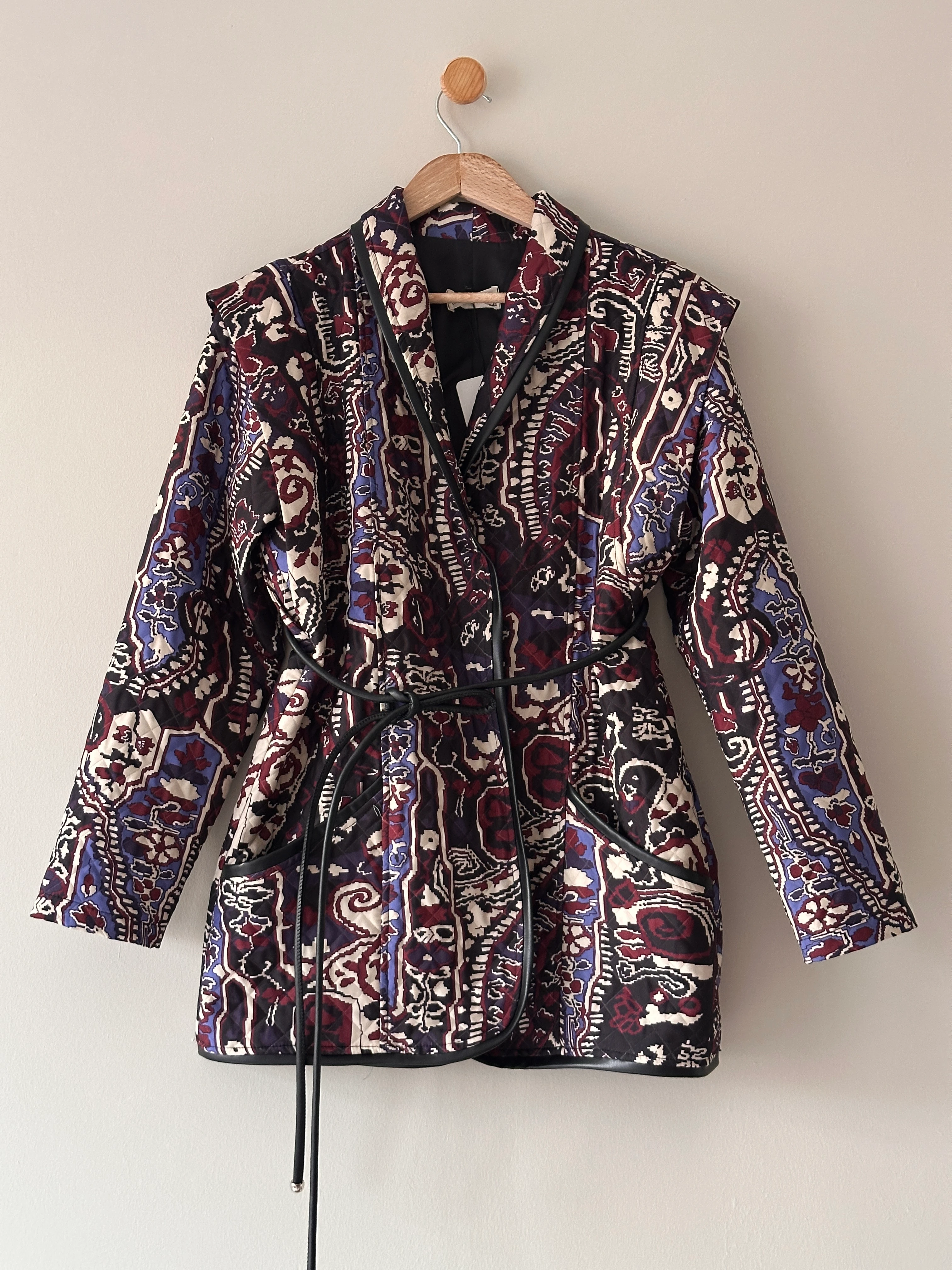 Renkli Desenli Deri Detaylı Kapitone Ceket