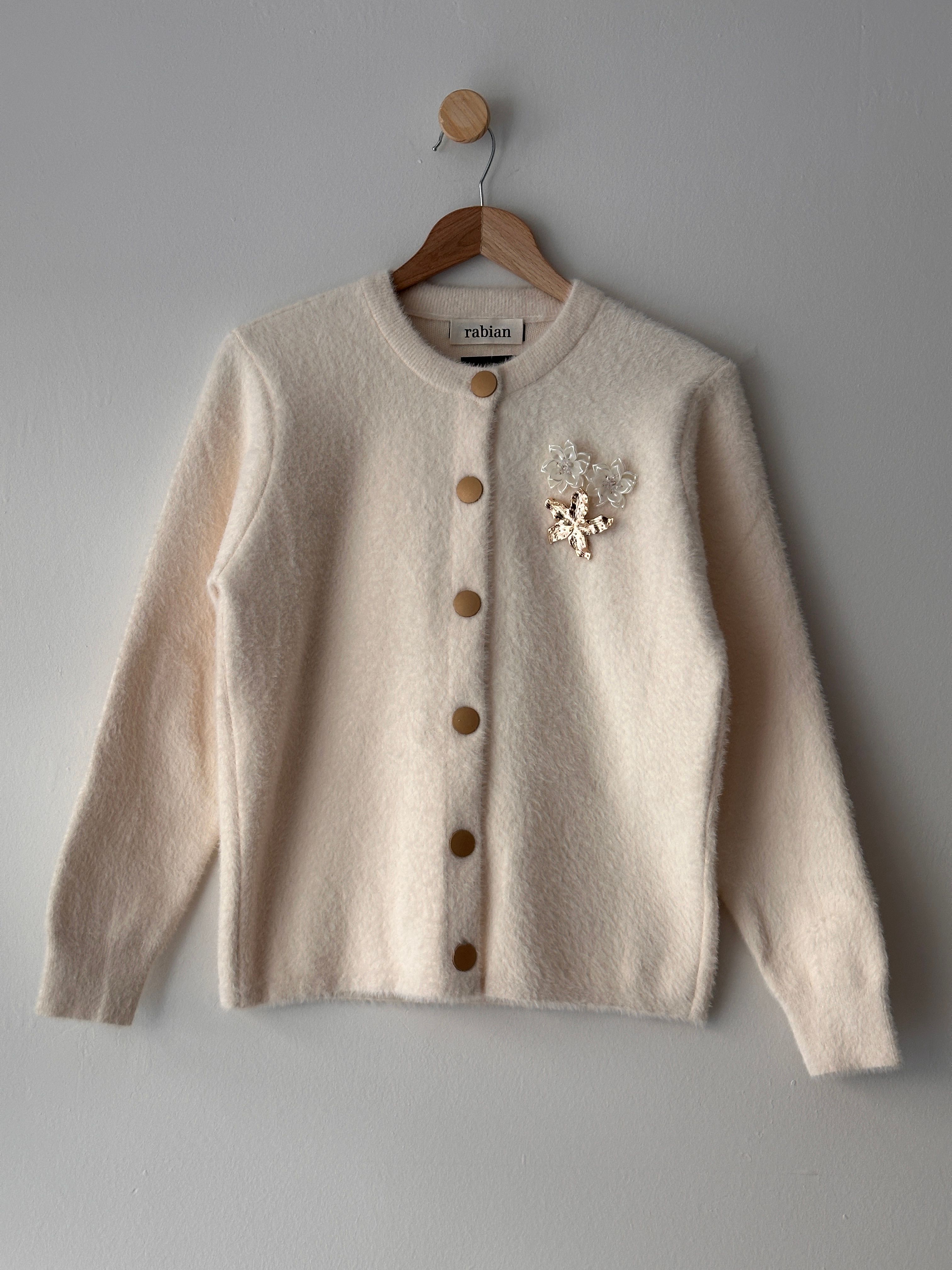 Broşlu Angora Hırka - Bej