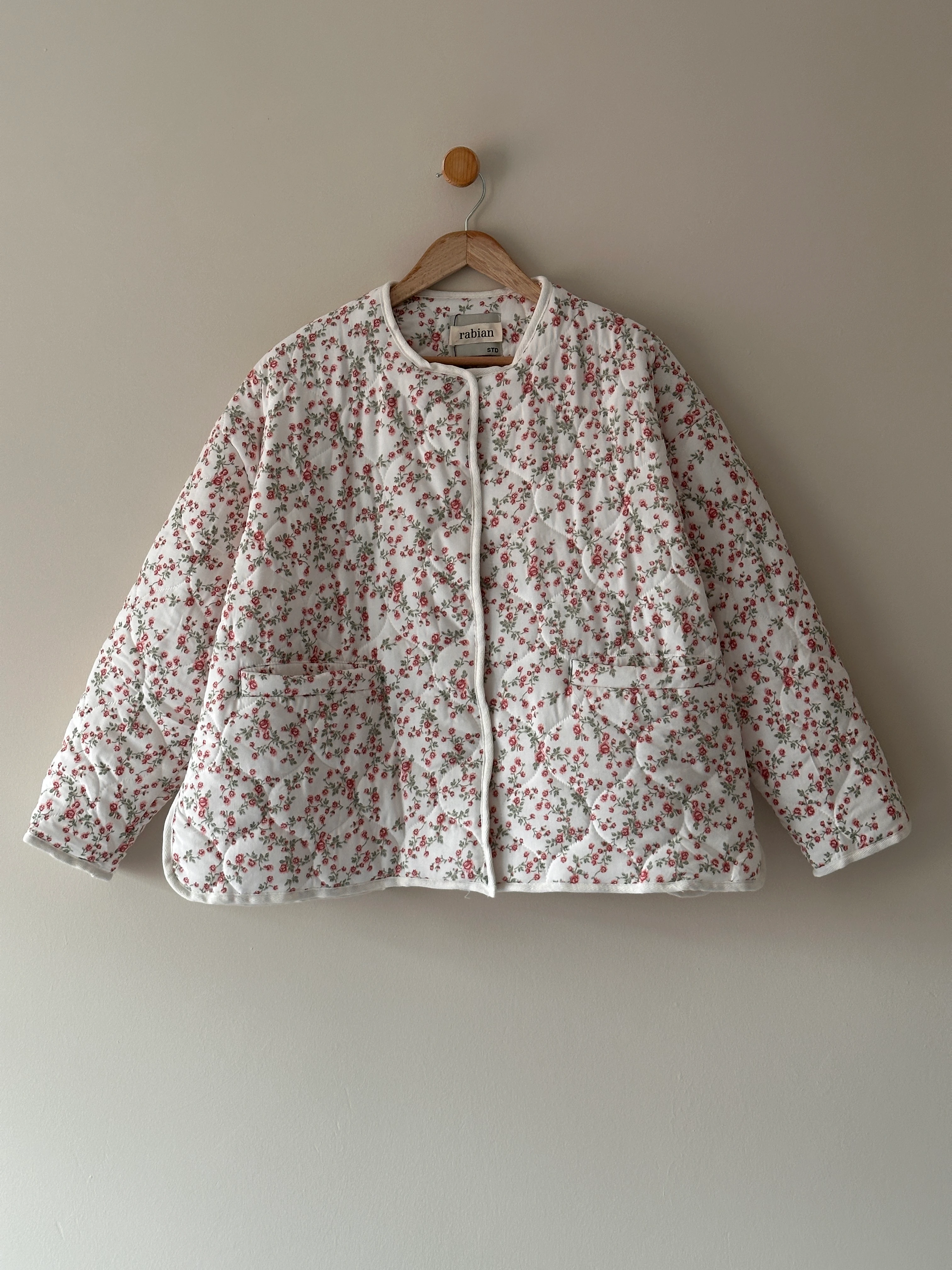 Çiçek Desenli Kapitone Mont - Çanta Hediyeli  - Kırmızı