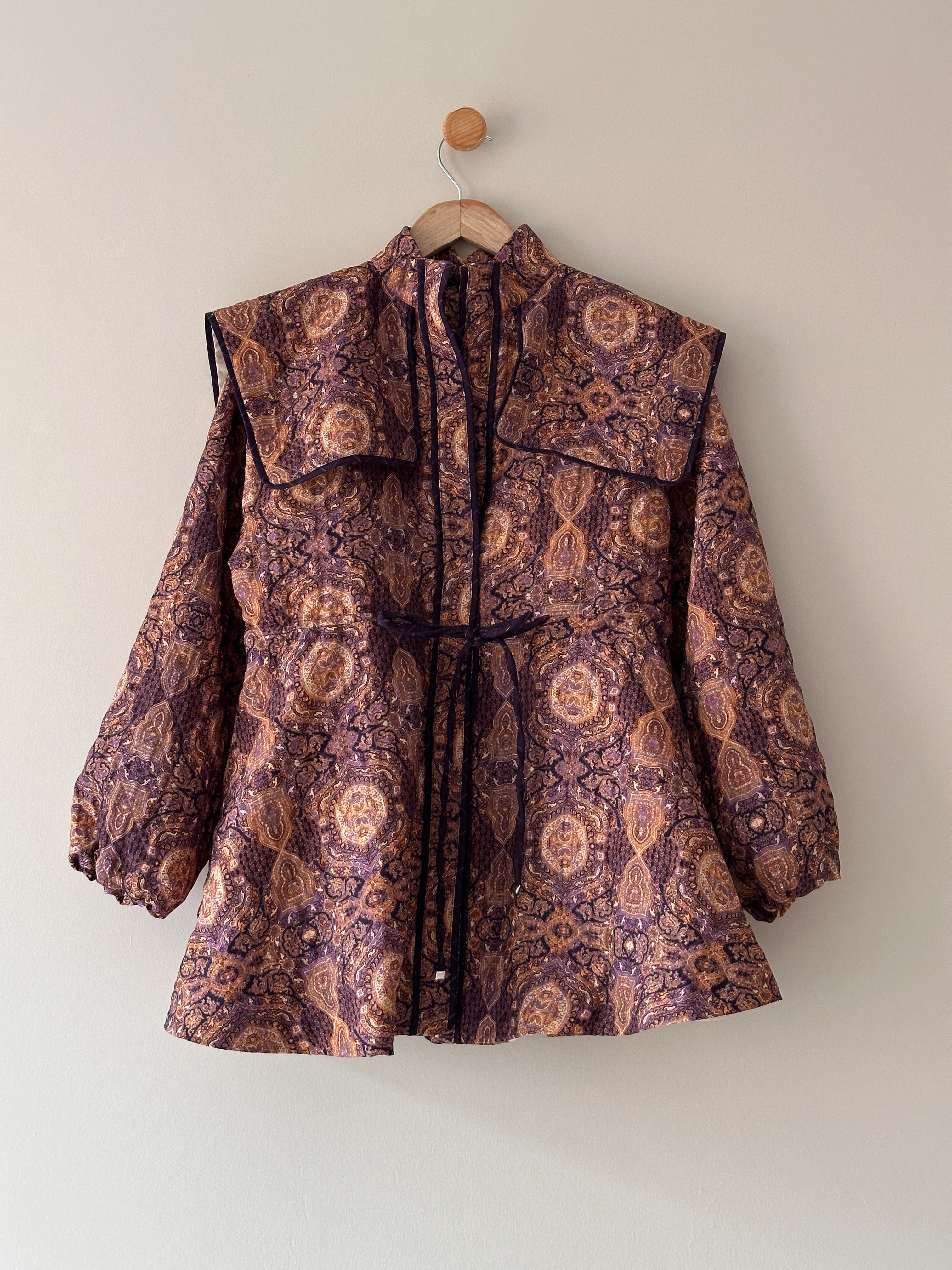 Pelerin Detaylı Beli Büzgülü Kapitone Ceket - Mor