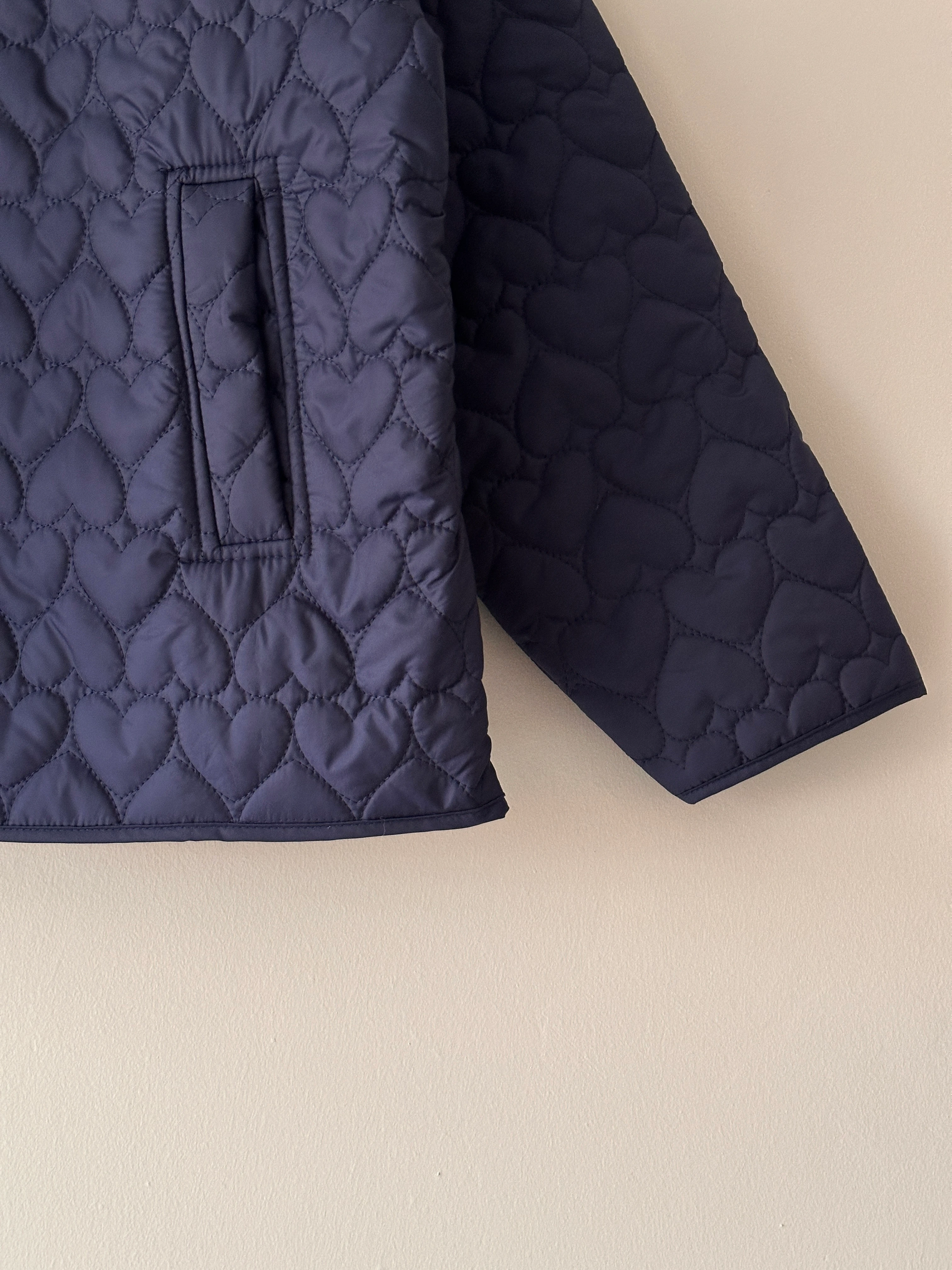 Kalp Detaylı Kapitone Ceket