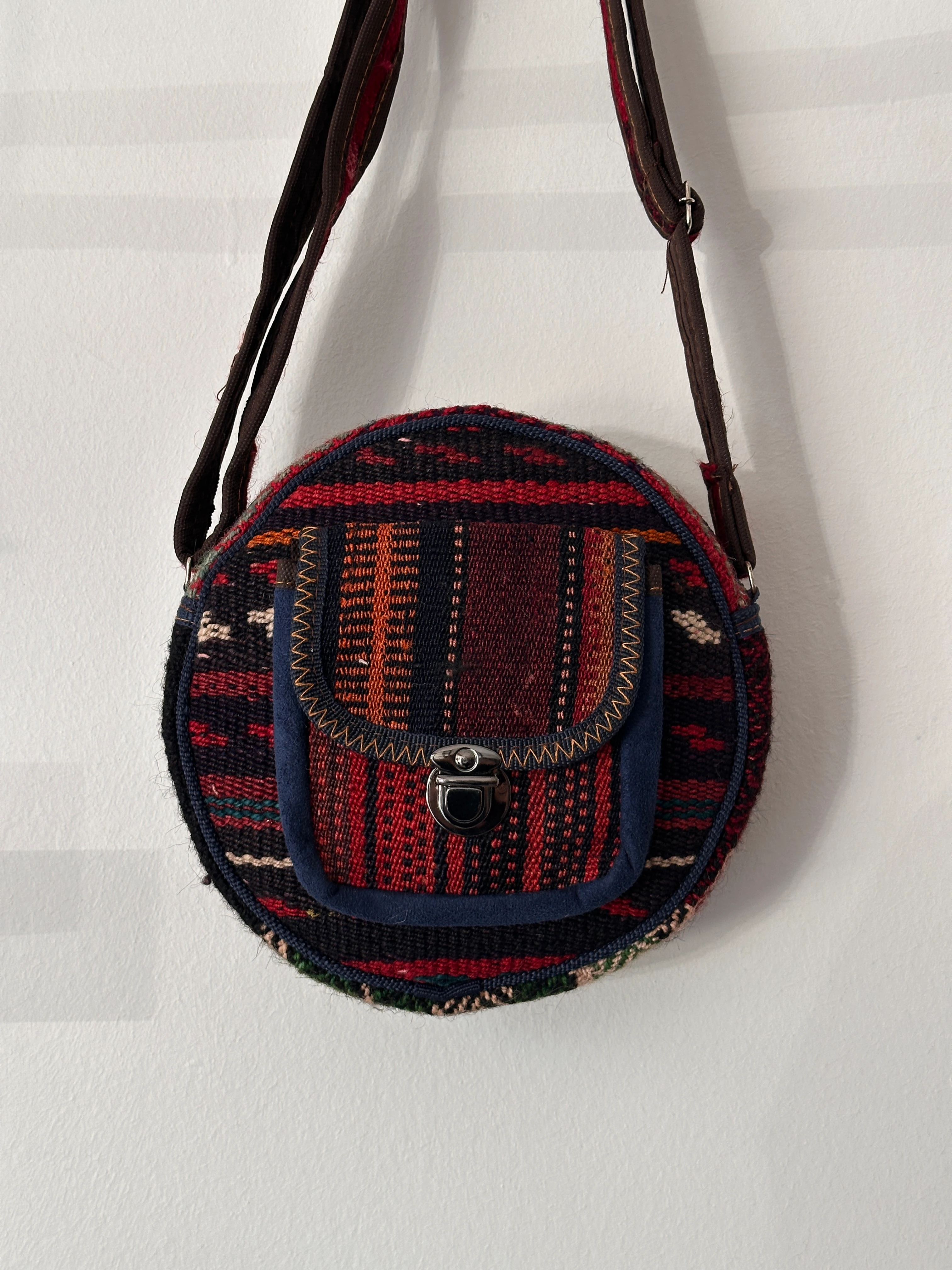 Yuvarlık Kilim Desen Çanta