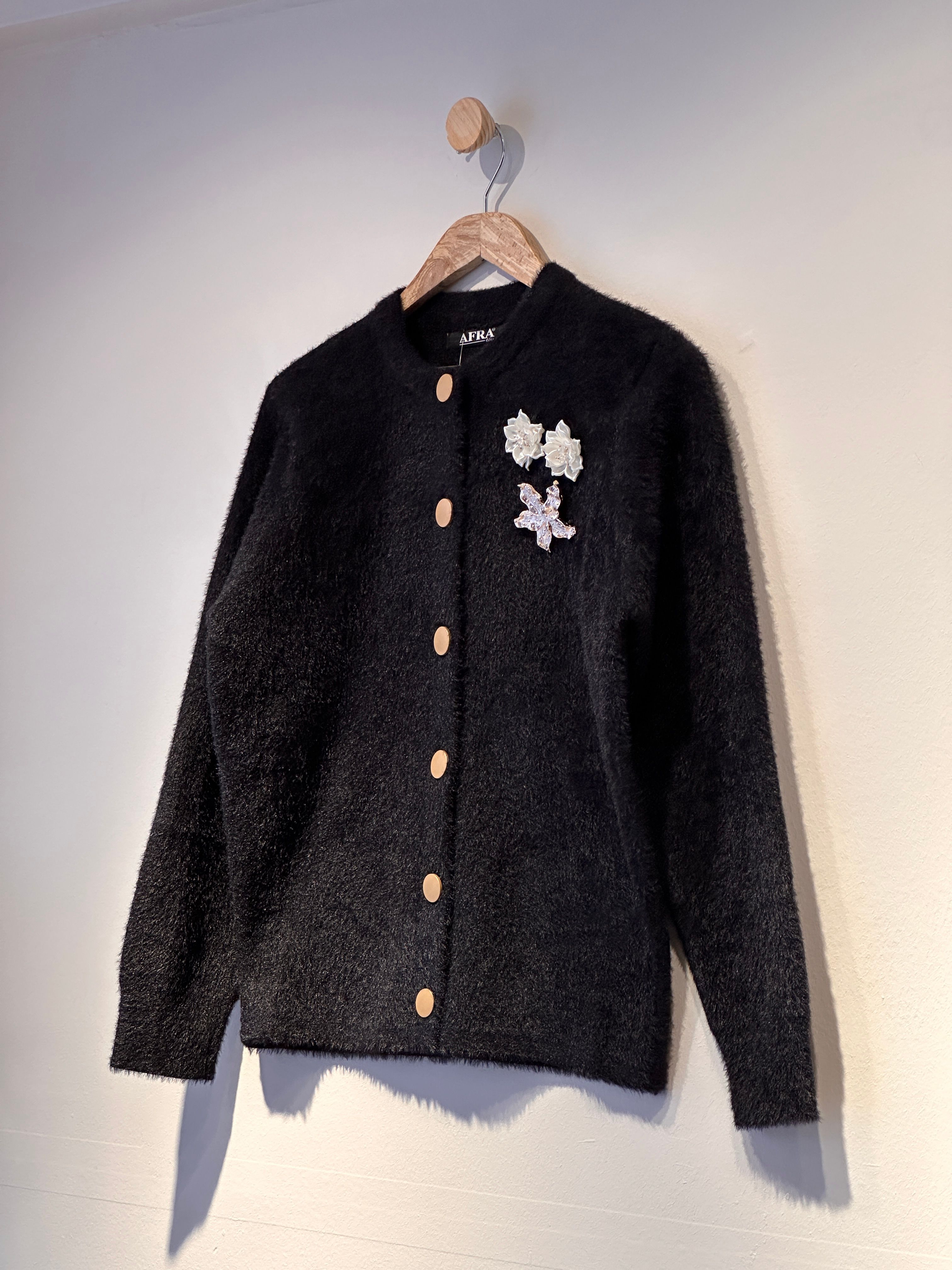 Broşlu Angora Hırka