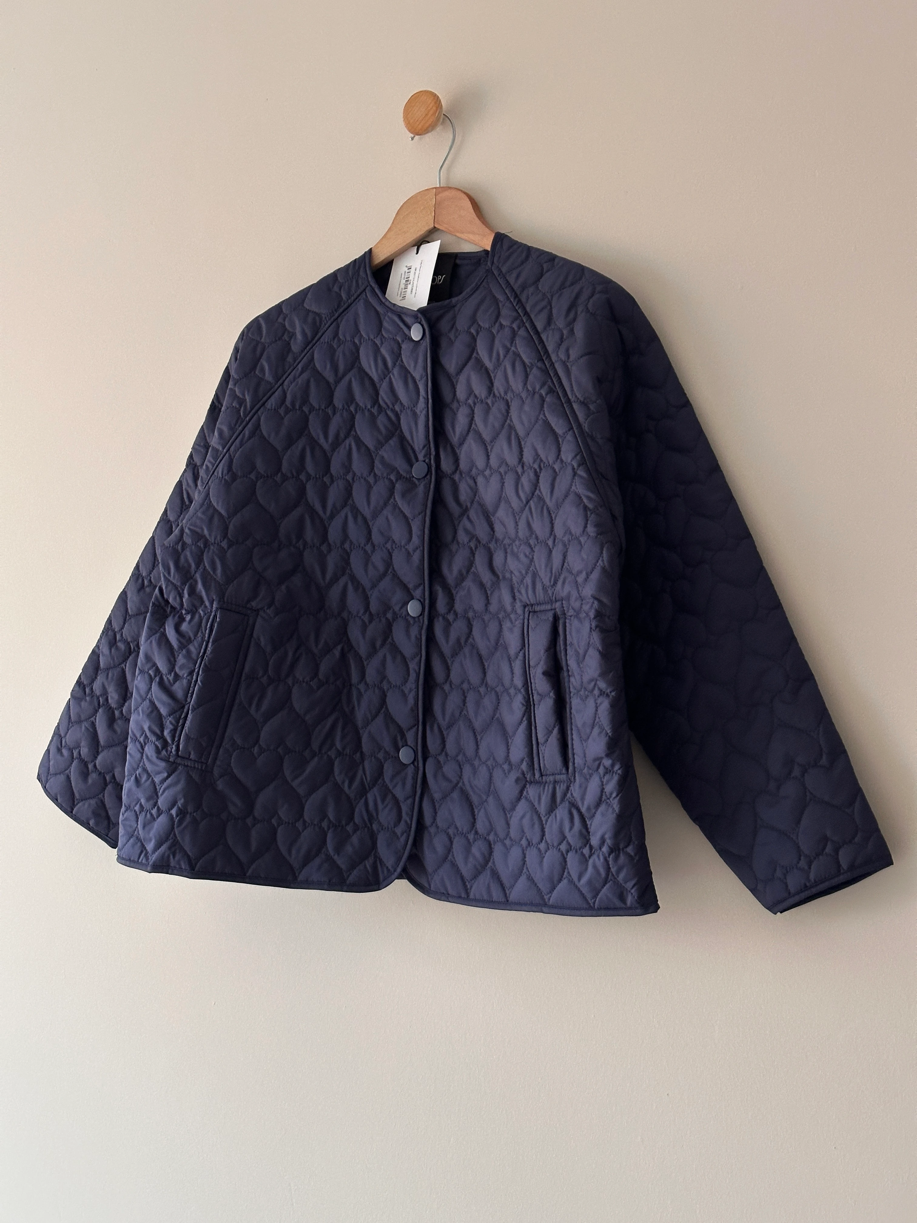 Kalp Detaylı Kapitone Ceket