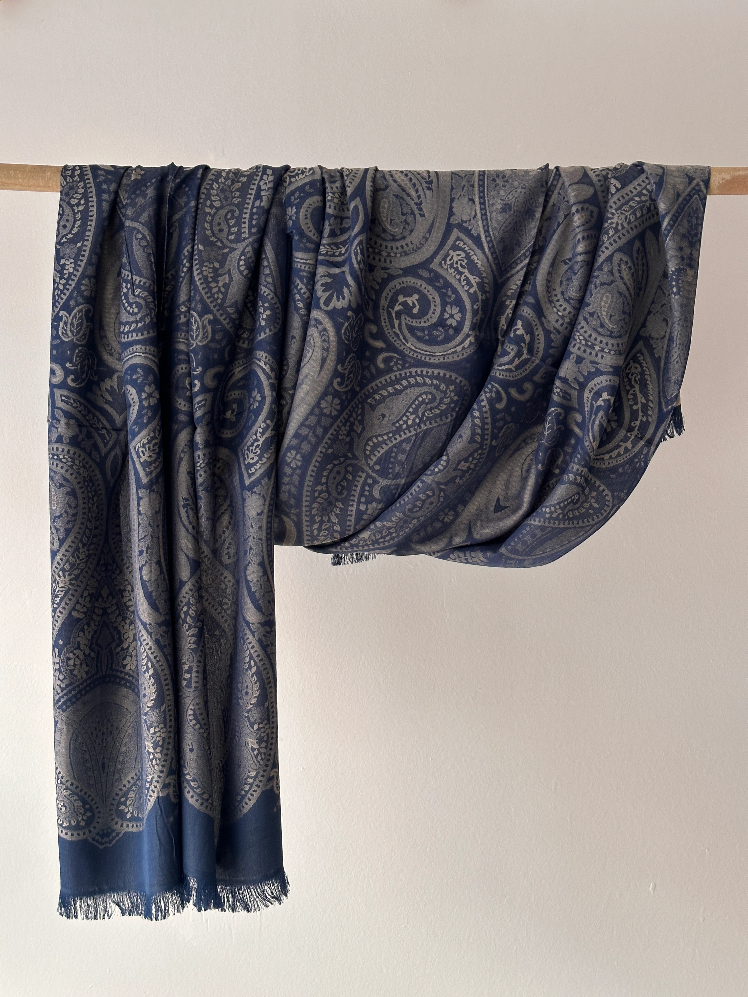 Etnik Desen Yumuşak Jakarlı Şal - Lacivert