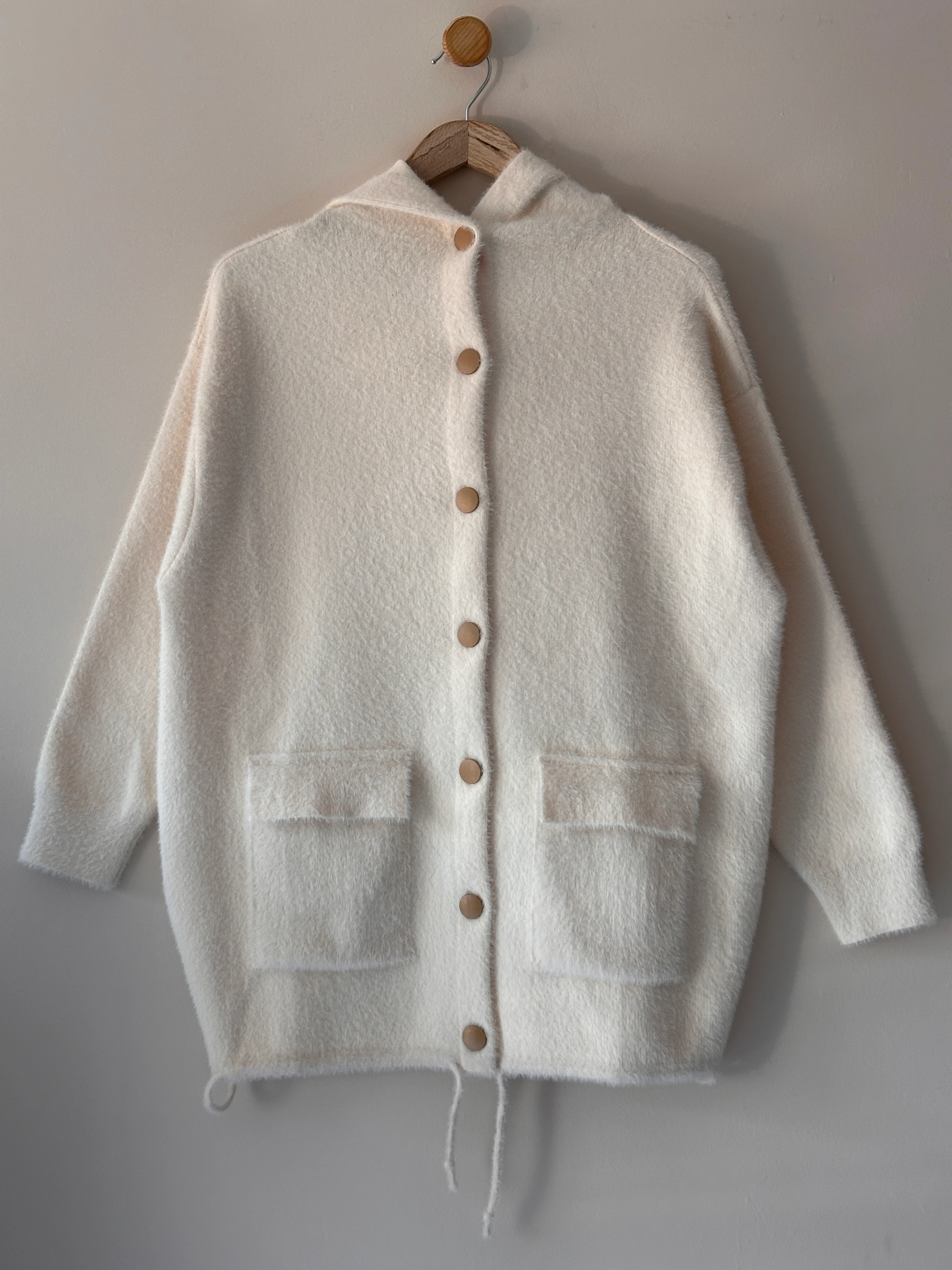 Düğmeli Biyeli Kapüşonlu Angora Hoodie - Bej