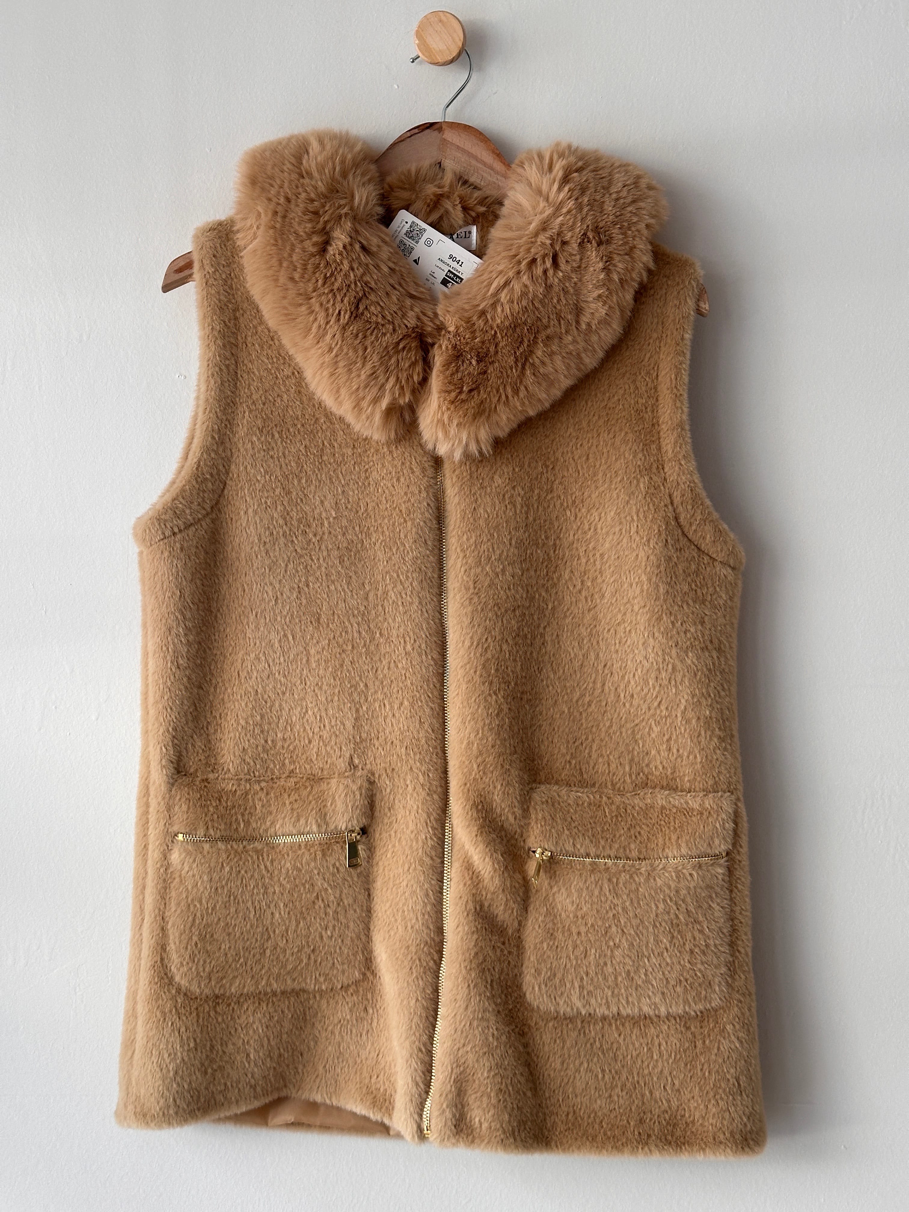 Yakası Kürklü Fermuarlı Angora Yelek - Camel