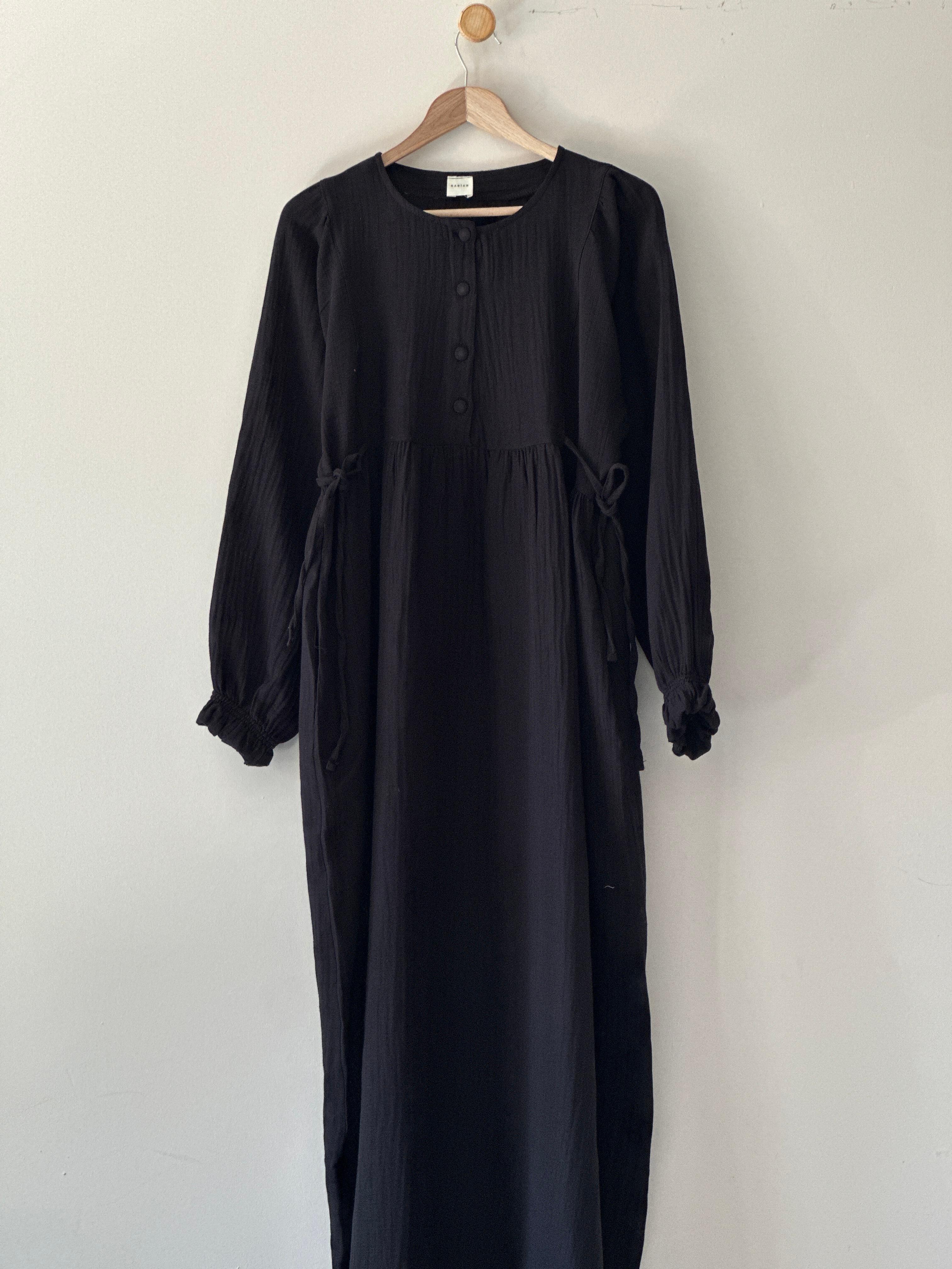 Belden Bağlamalı Müslin Oversize Elbise – Hafif ve Rahat Şıklık