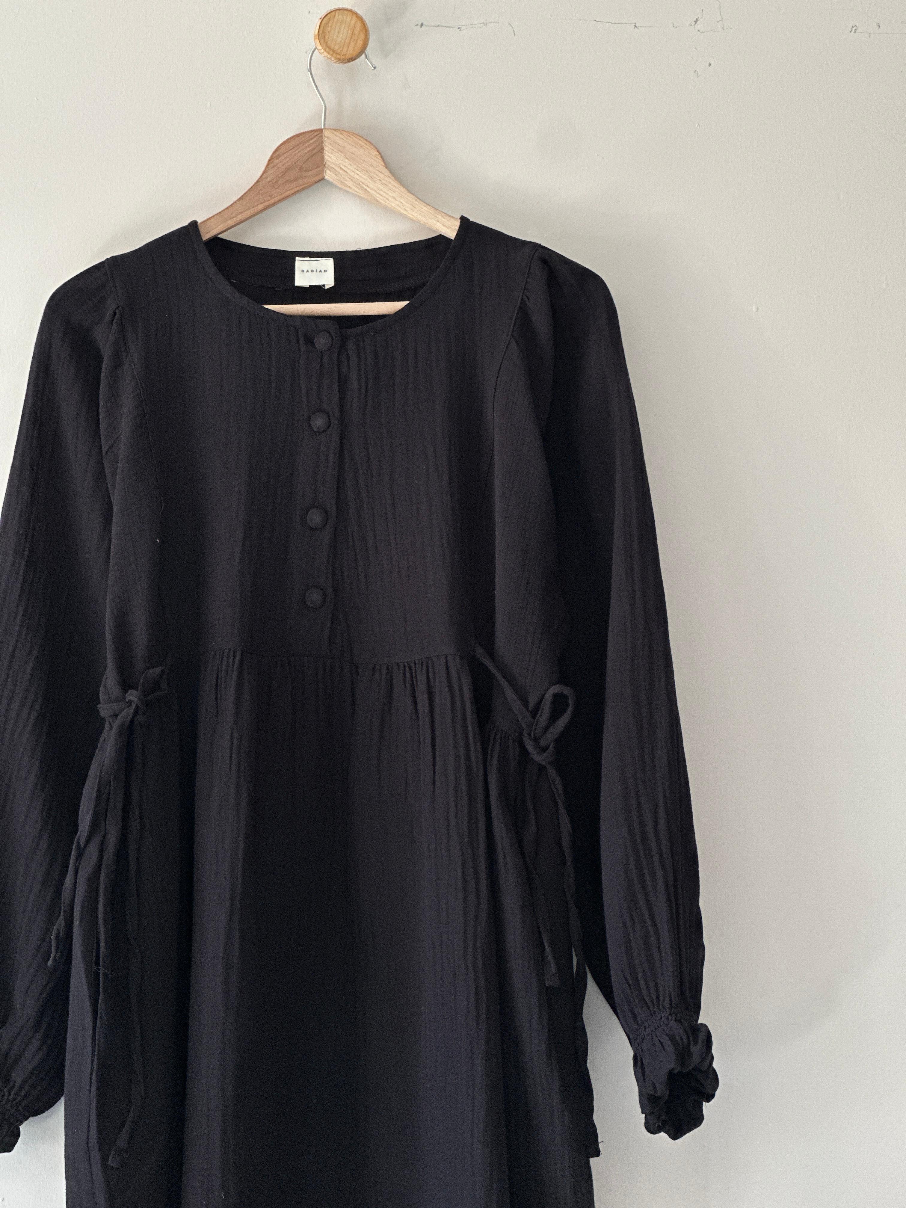 Belden Bağlamalı Müslin Oversize Elbise – Hafif ve Rahat Şıklık