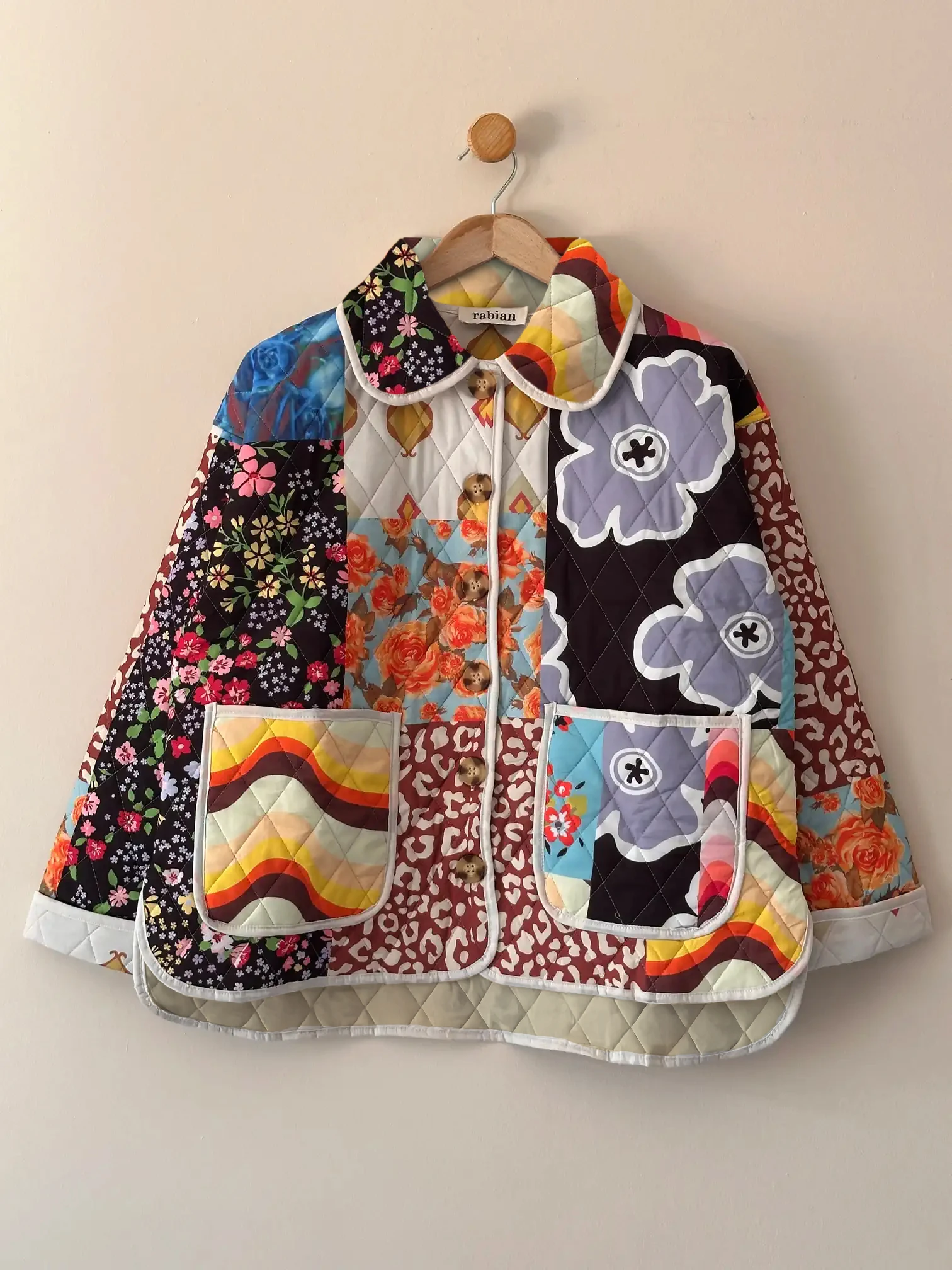 Yakalı ve Desenli Kapitone Ceket - Beyaz