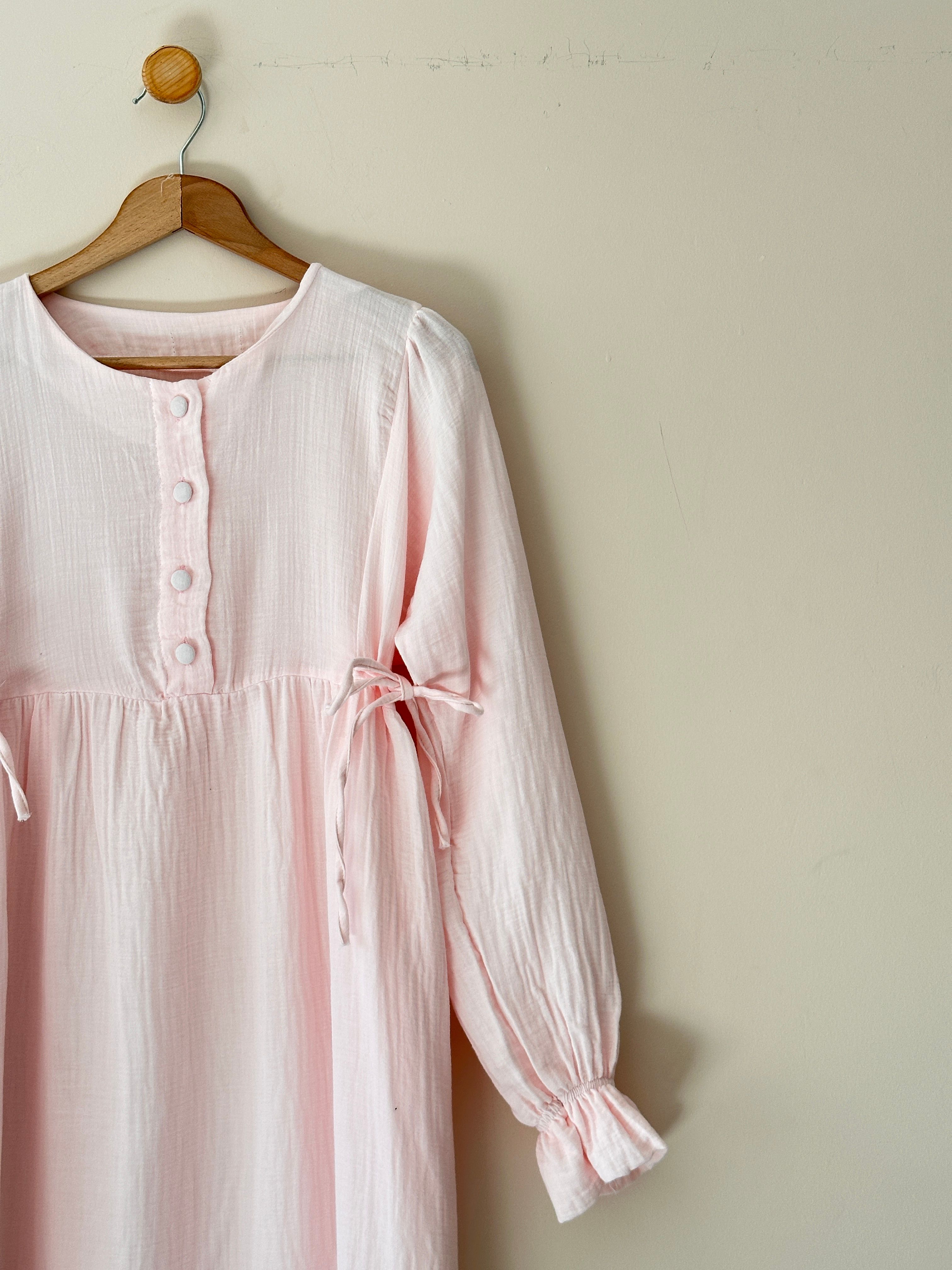 Belden Bağlamalı Müslin Oversize Elbise – Hafif ve Rahat Şıklık - Pembe
