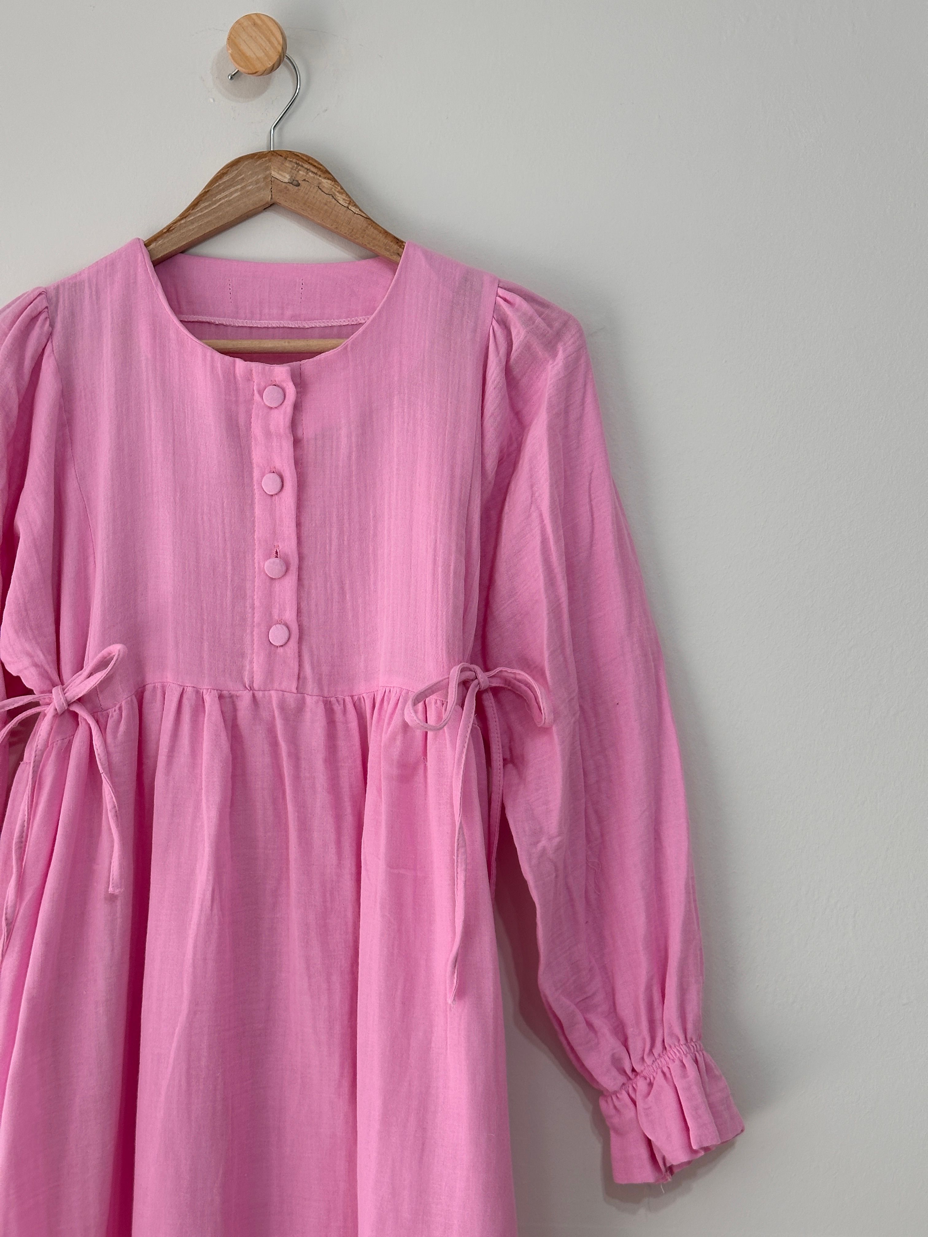 Belden Bağlamalı Müslin Oversize Elbise – Hafif ve Rahat Şıklık - Koyu Pembe