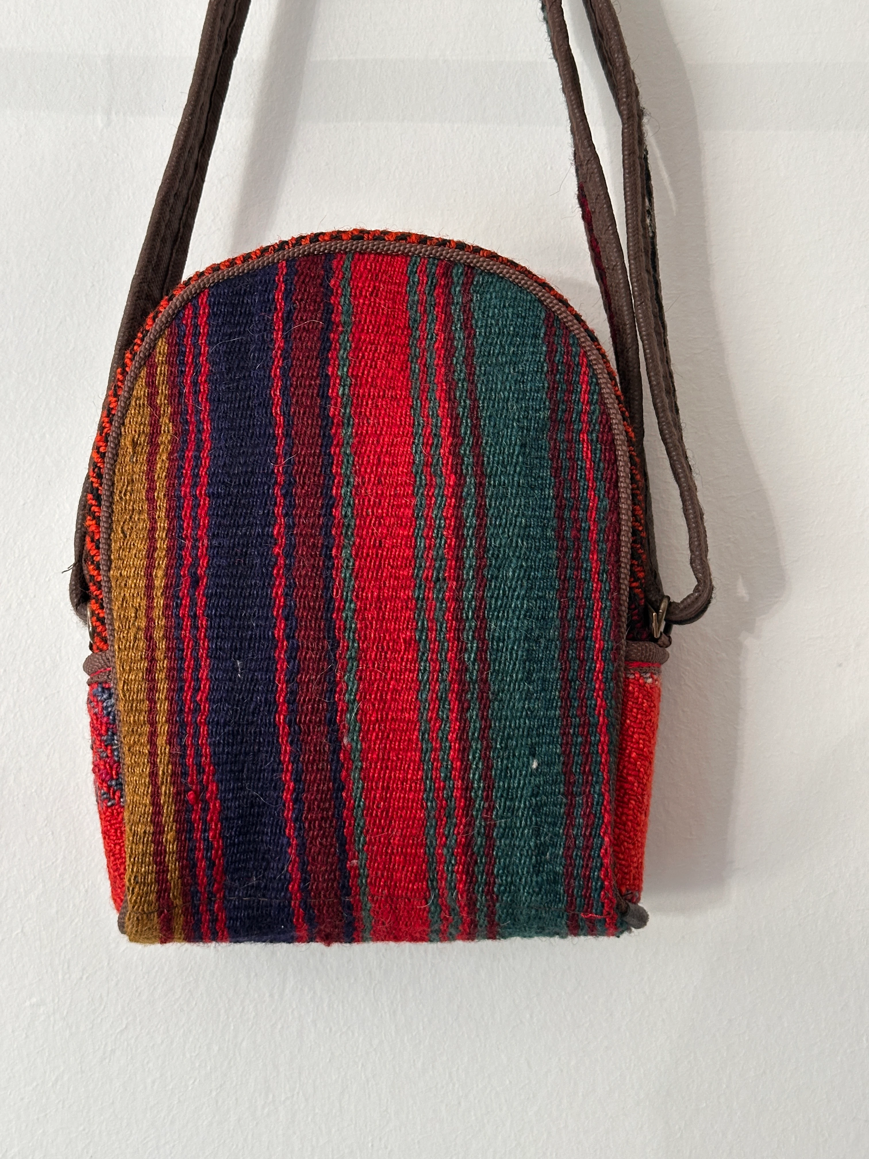 Postacı Kilim Desenli Çanta