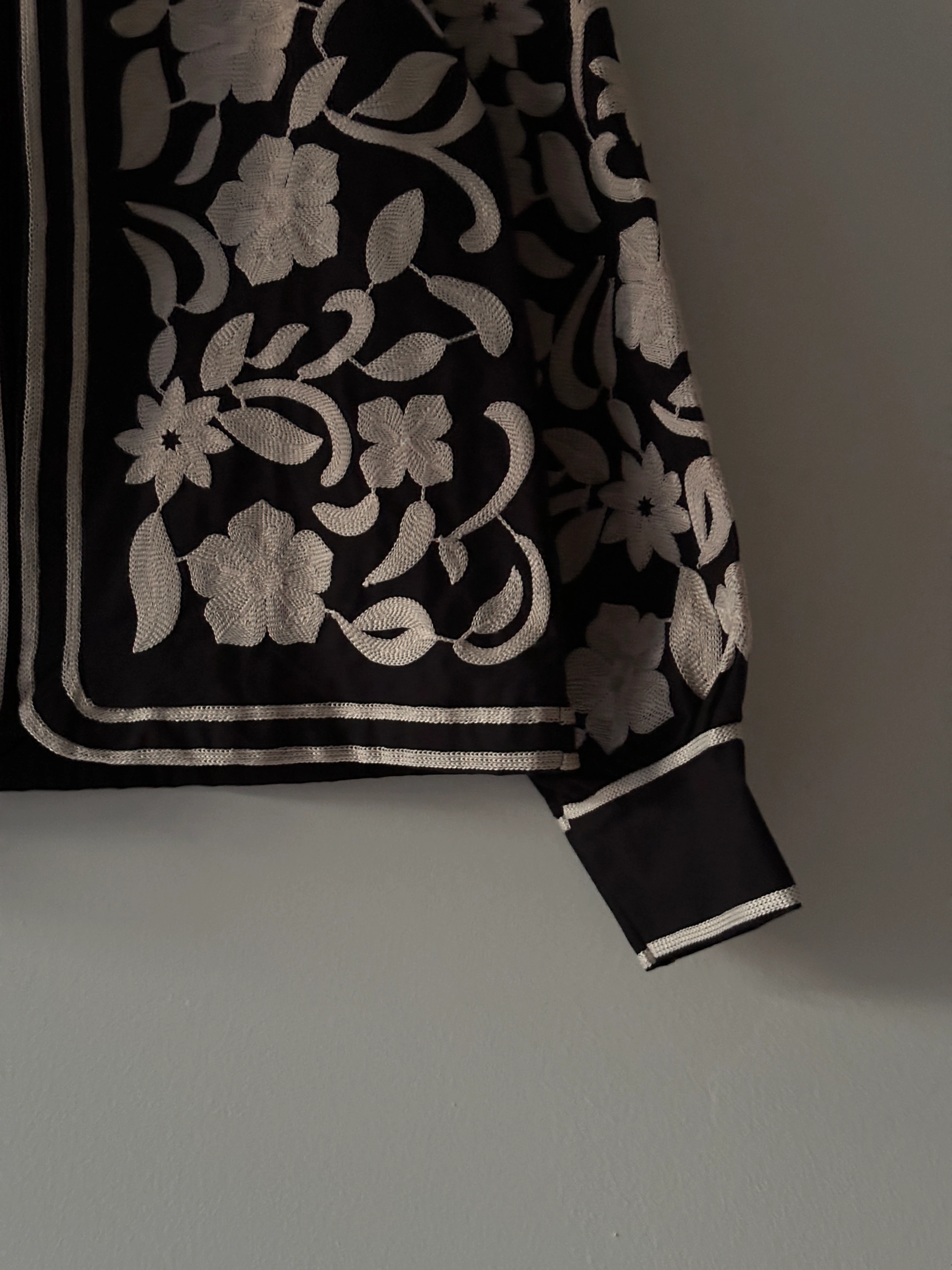 Yıldız ve Çiçek Desenli Nakışlı Ceket