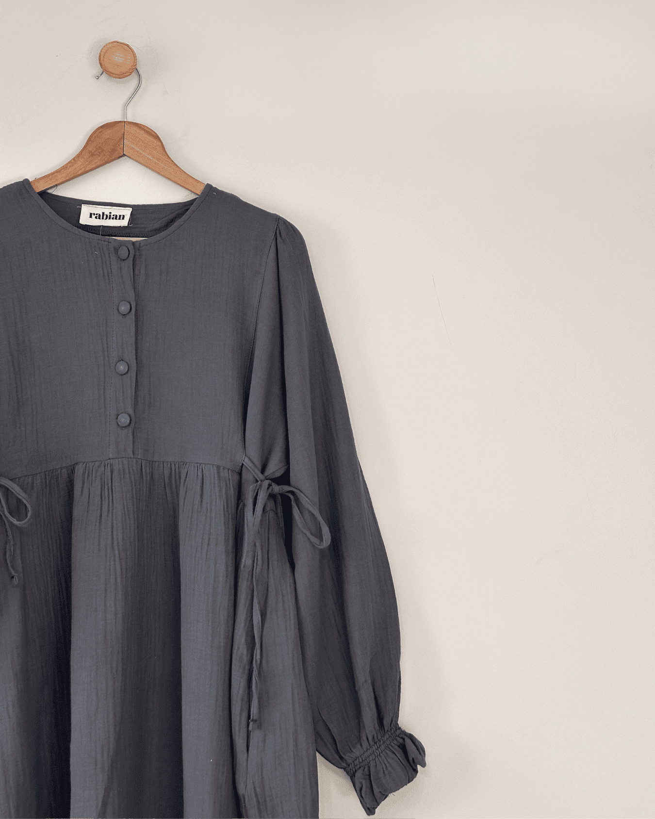Belden Bağlamalı Müslin Oversize Elbise – Hafif ve Rahat Şıklık - Antrasit