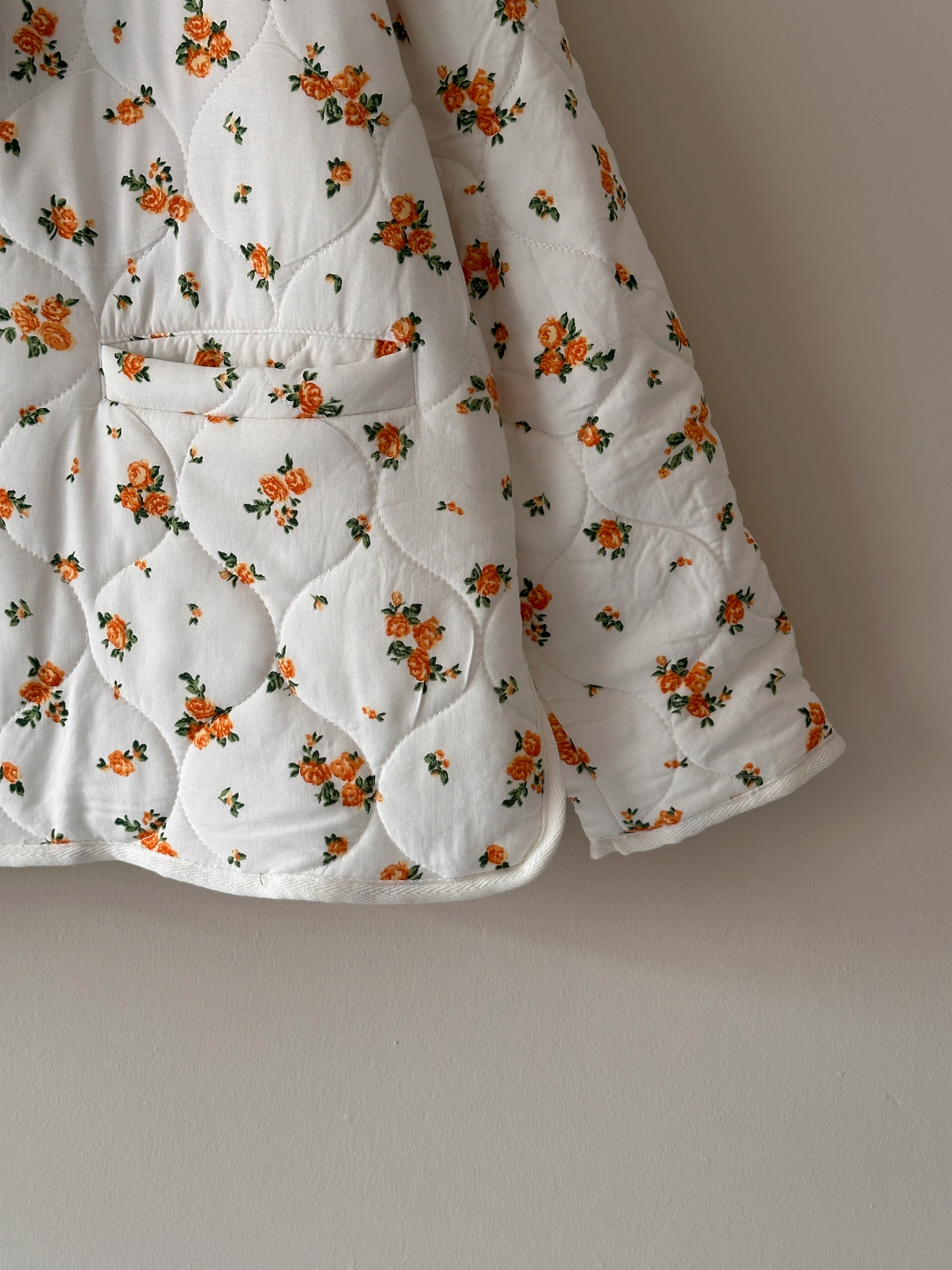 Çiçek Desenli Kapitone Mont - Çanta Hediyeli 