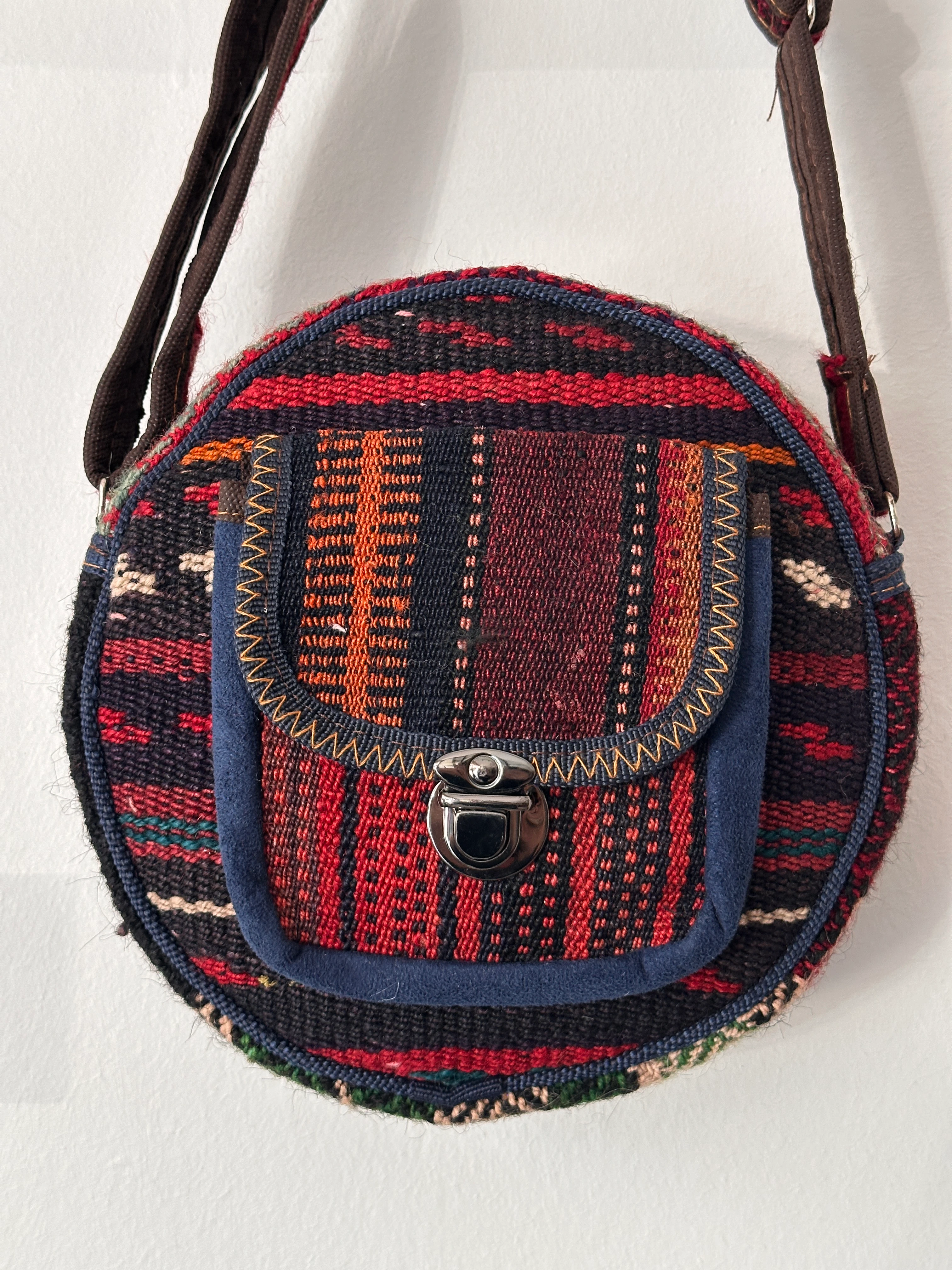 Yuvarlık Kilim Desen Çanta