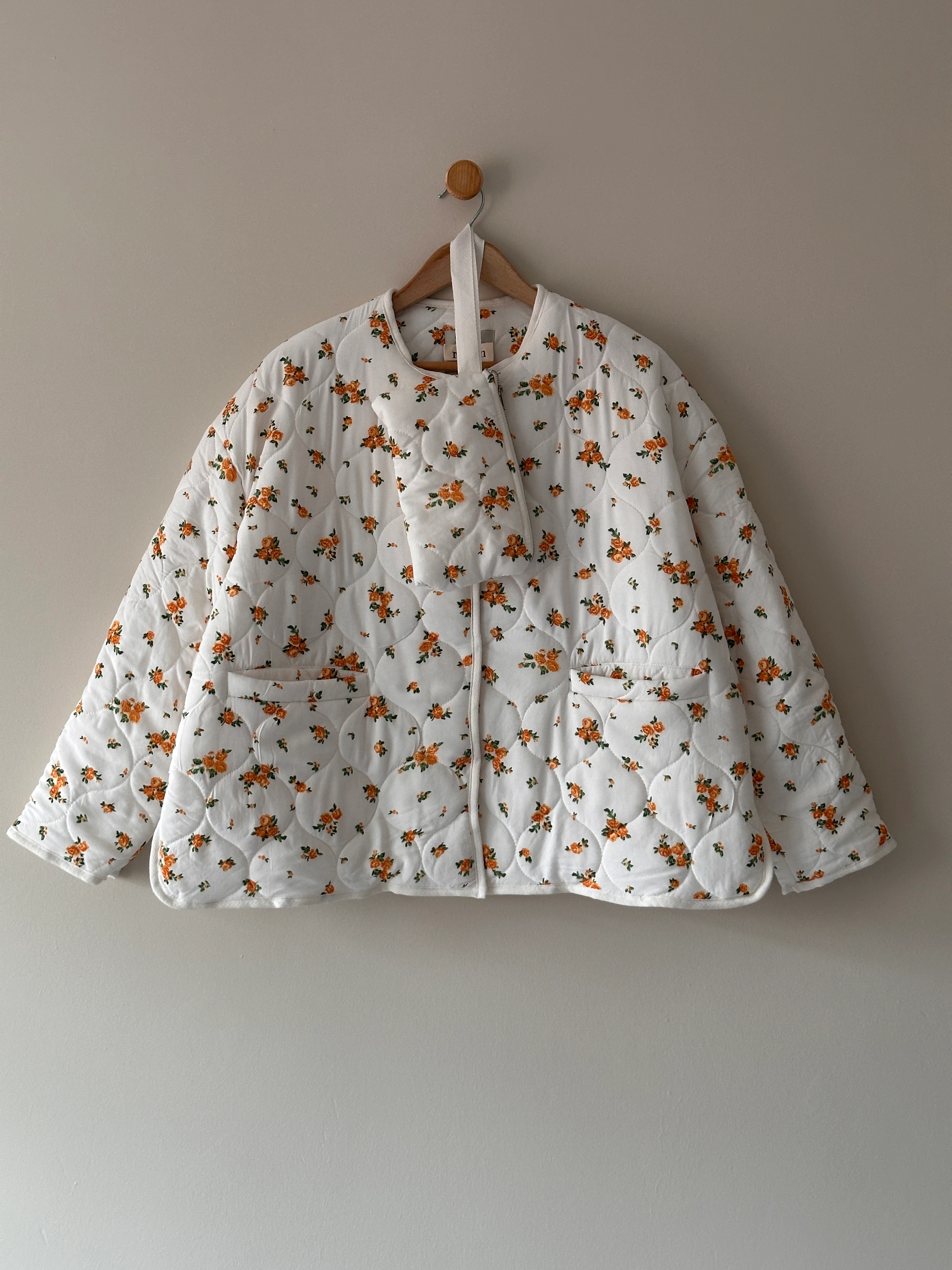 Çiçek Desenli Kapitone Mont - Çanta Hediyeli 