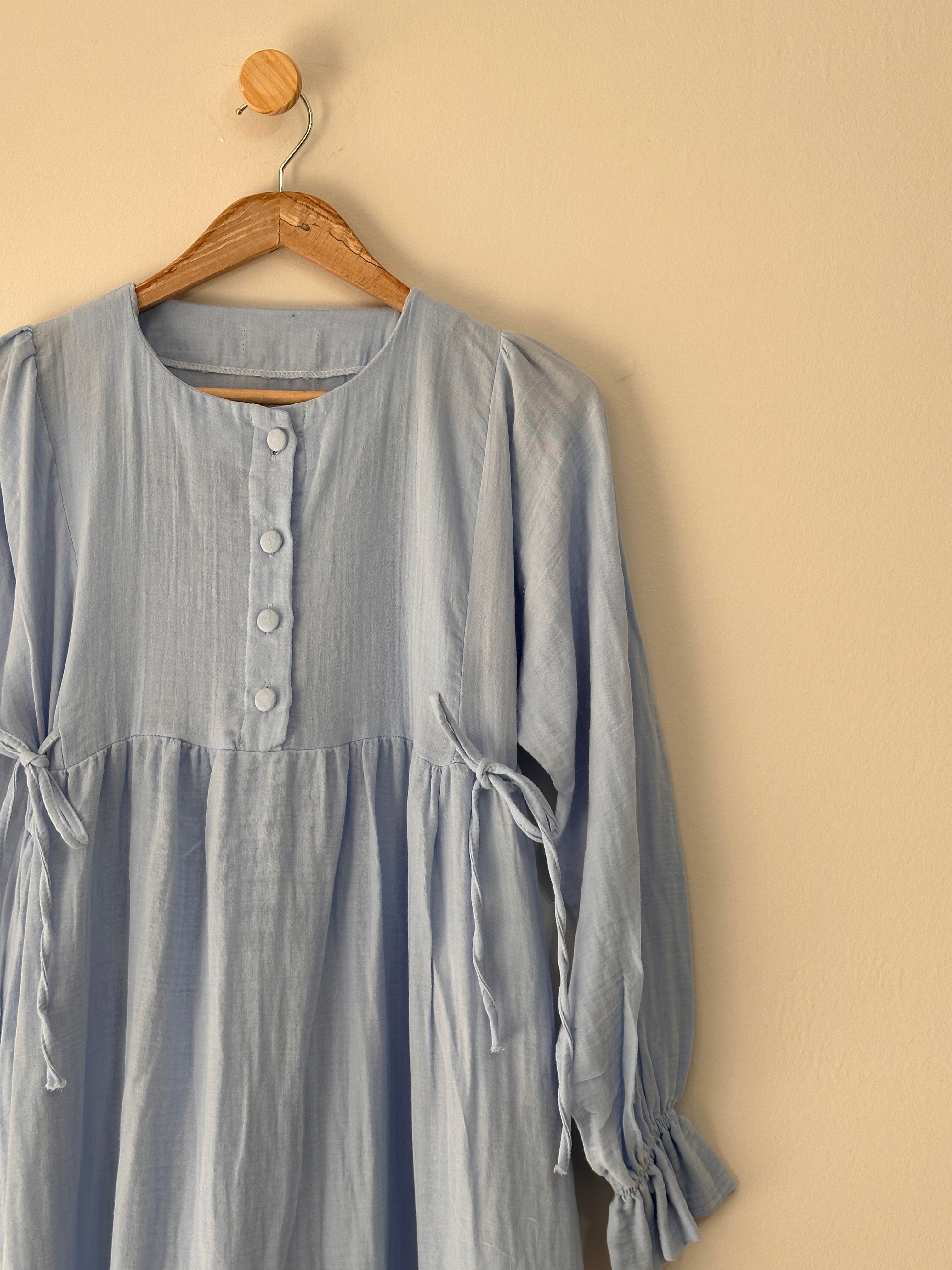 Belden Bağlamalı Müslin Oversize Elbise – Hafif ve Rahat Şıklık - Mavi