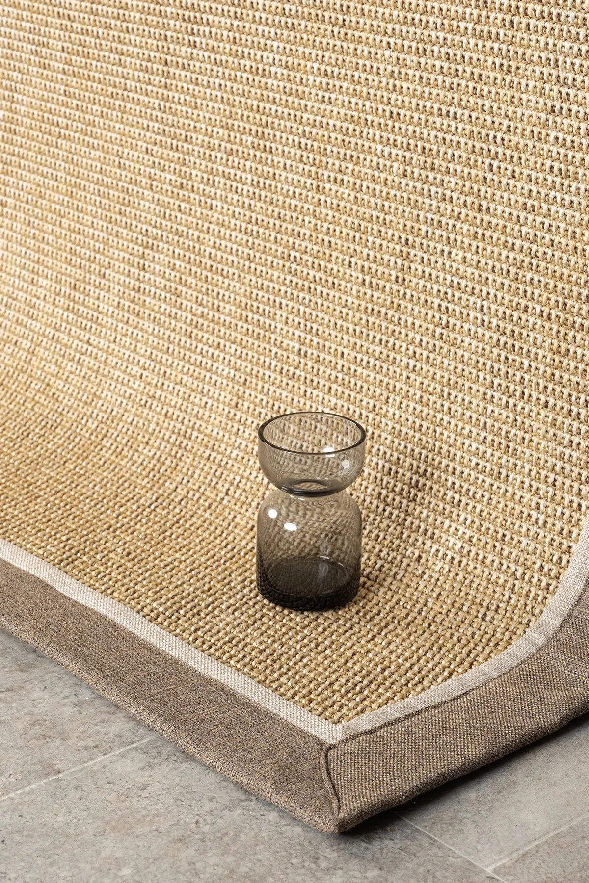 Hanlı halı sisal bej664 kahve bej bordürlü hasır dokulu kesme halı