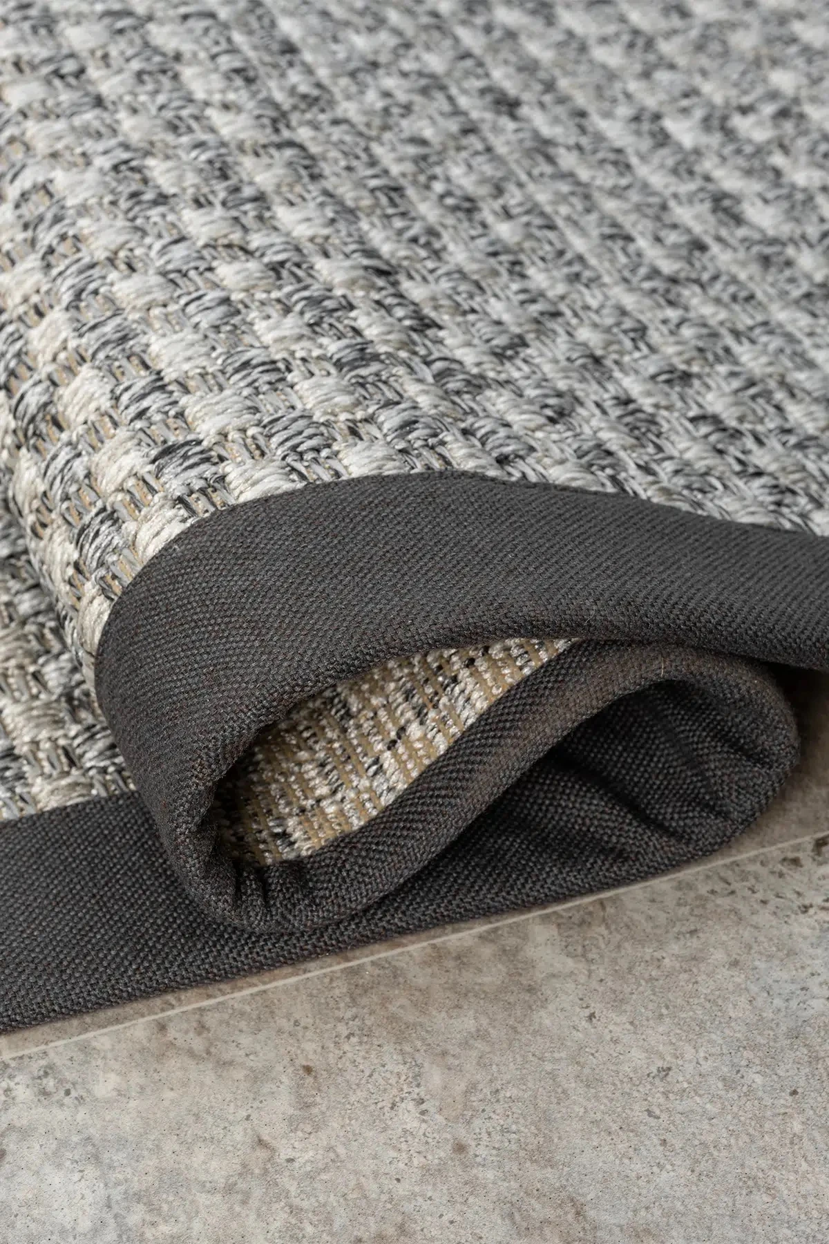 Hanlı halı sisal gri667 Antrasit bordürlü hasır dokulu kesme halı