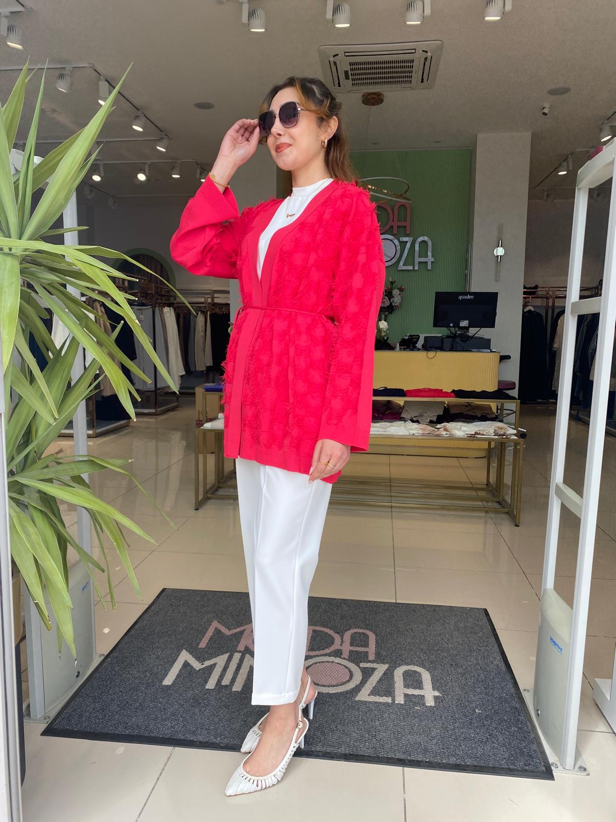 Ghisa Püskül Detay Hırka