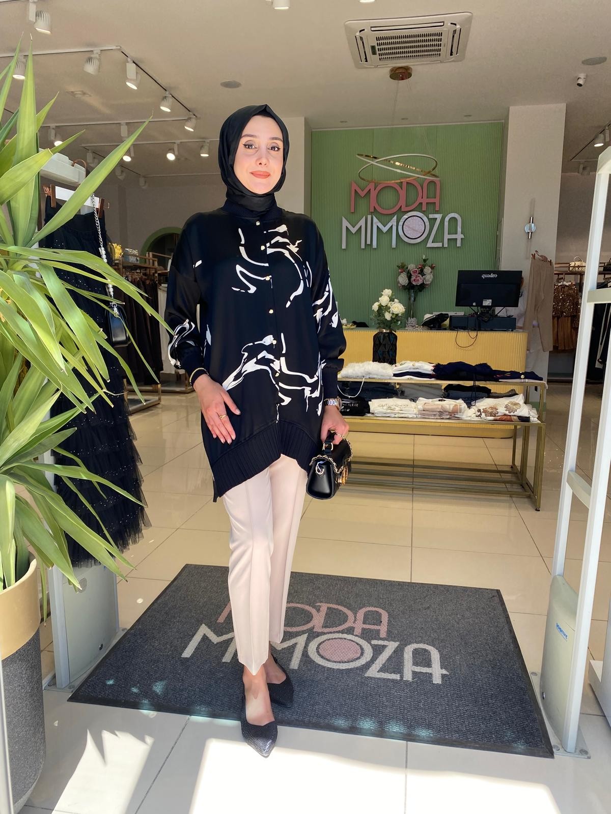 Ghisa Saten Pile Detay Tunik