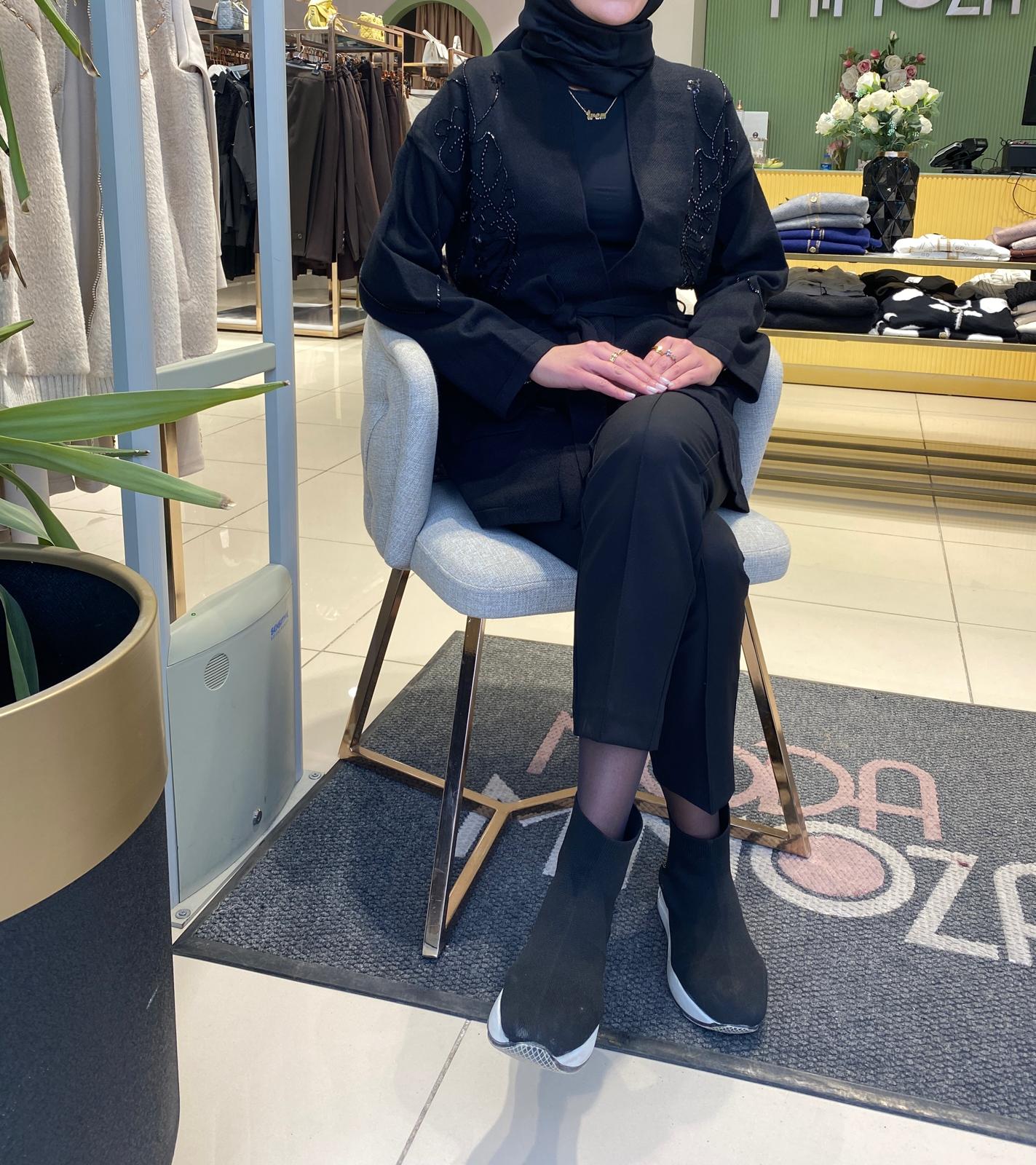 Fuat Gürşen Taş İşlemeli Hırka 