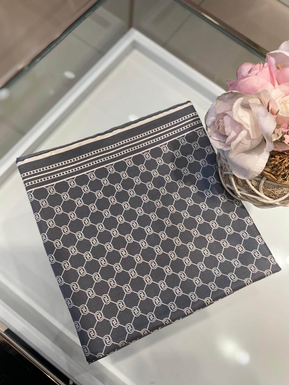 Vakko Monogram Twil Eşarp 37144 - Gri