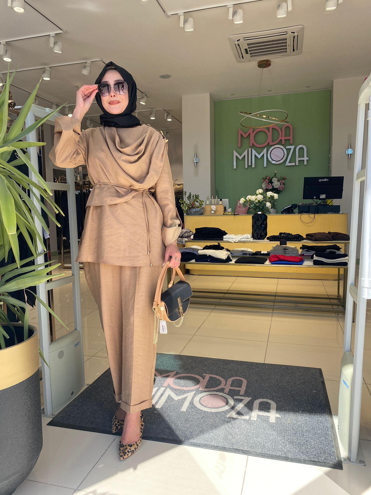 My312 Omzu Düğmeli Takım