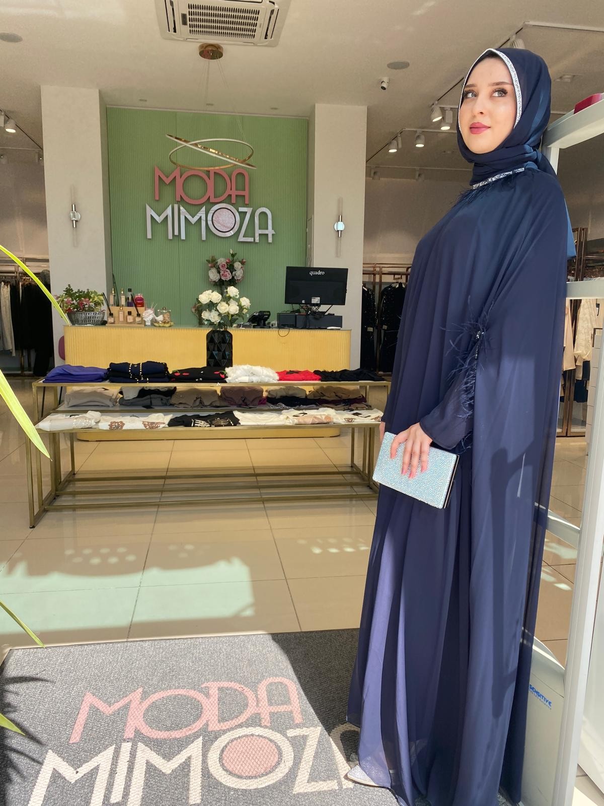 Kol Tüy Detaylı Abaya