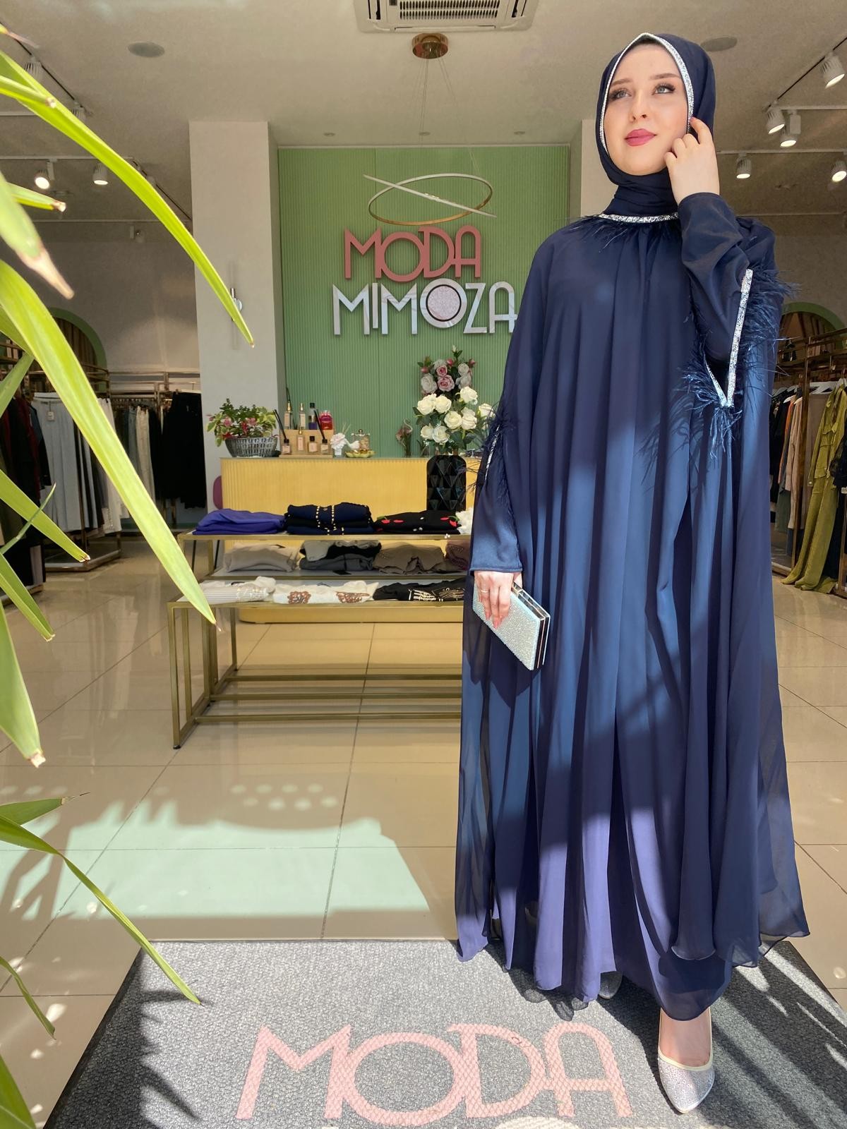 Kol Tüy Detaylı Abaya