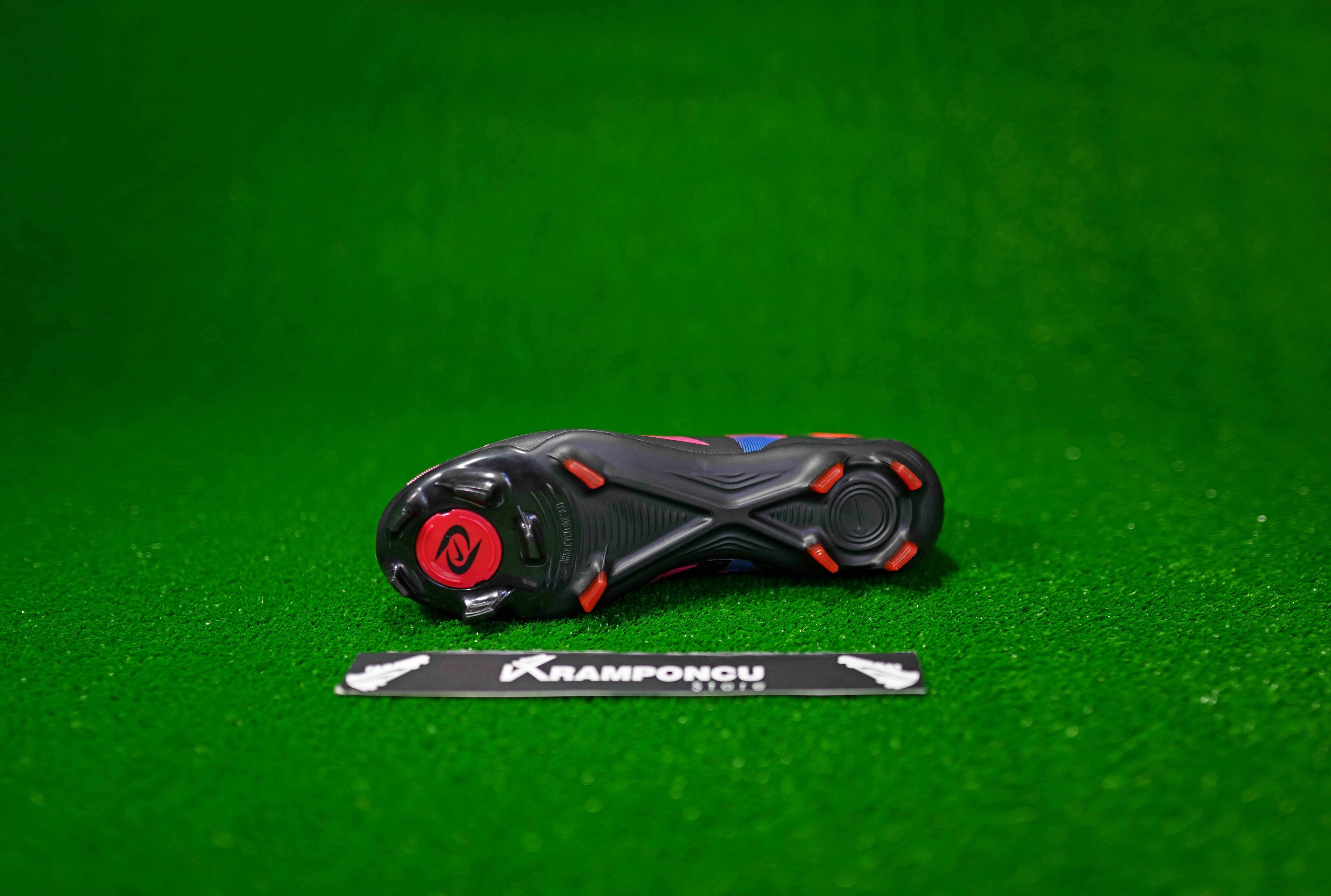 Ni̇ke Luna Phantom Pro Fg Si̇yah-mor Bi̇lekli̇