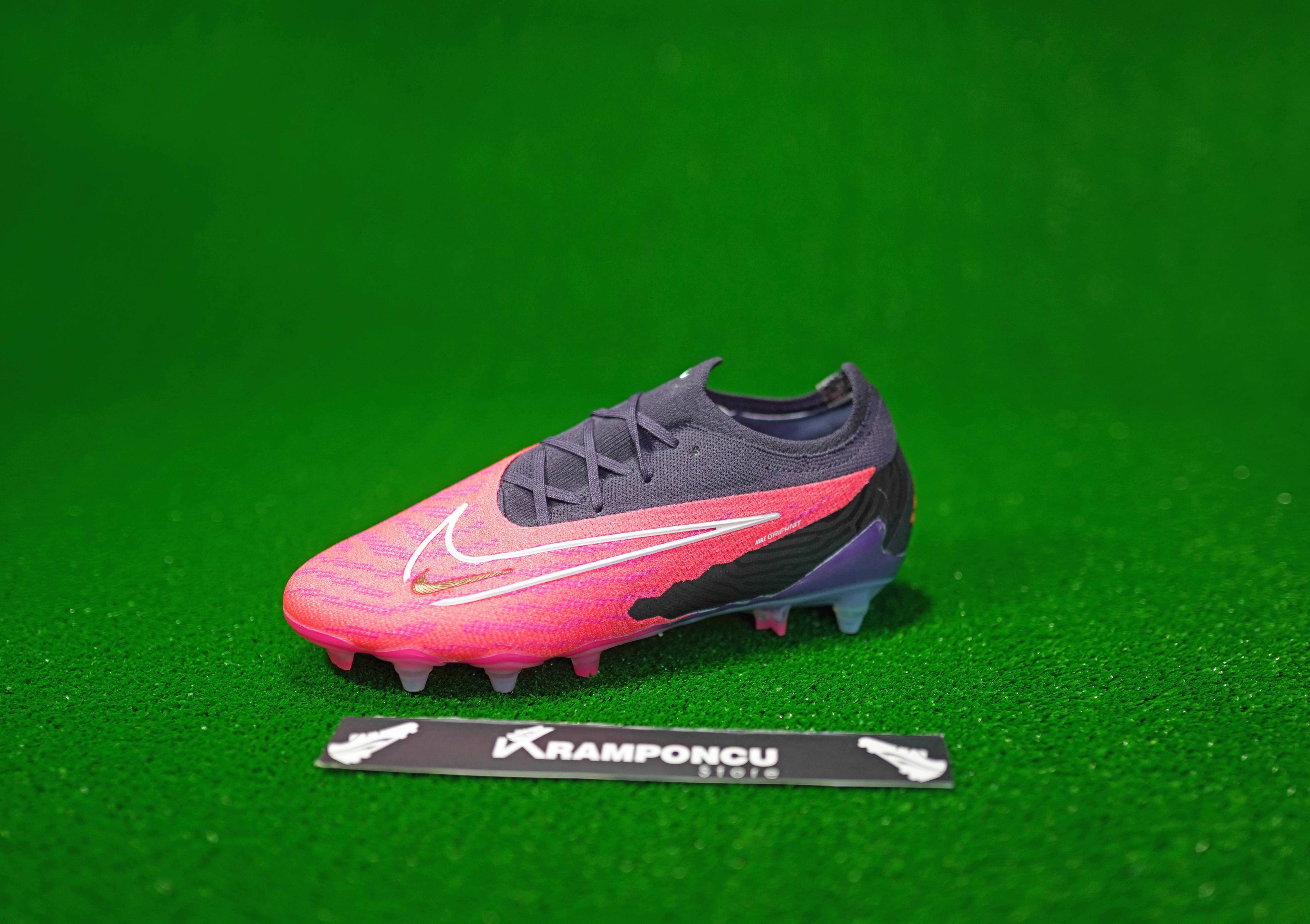 Ni̇ke Pembe Çi̇vi̇li̇ Phantom Gx Fg
