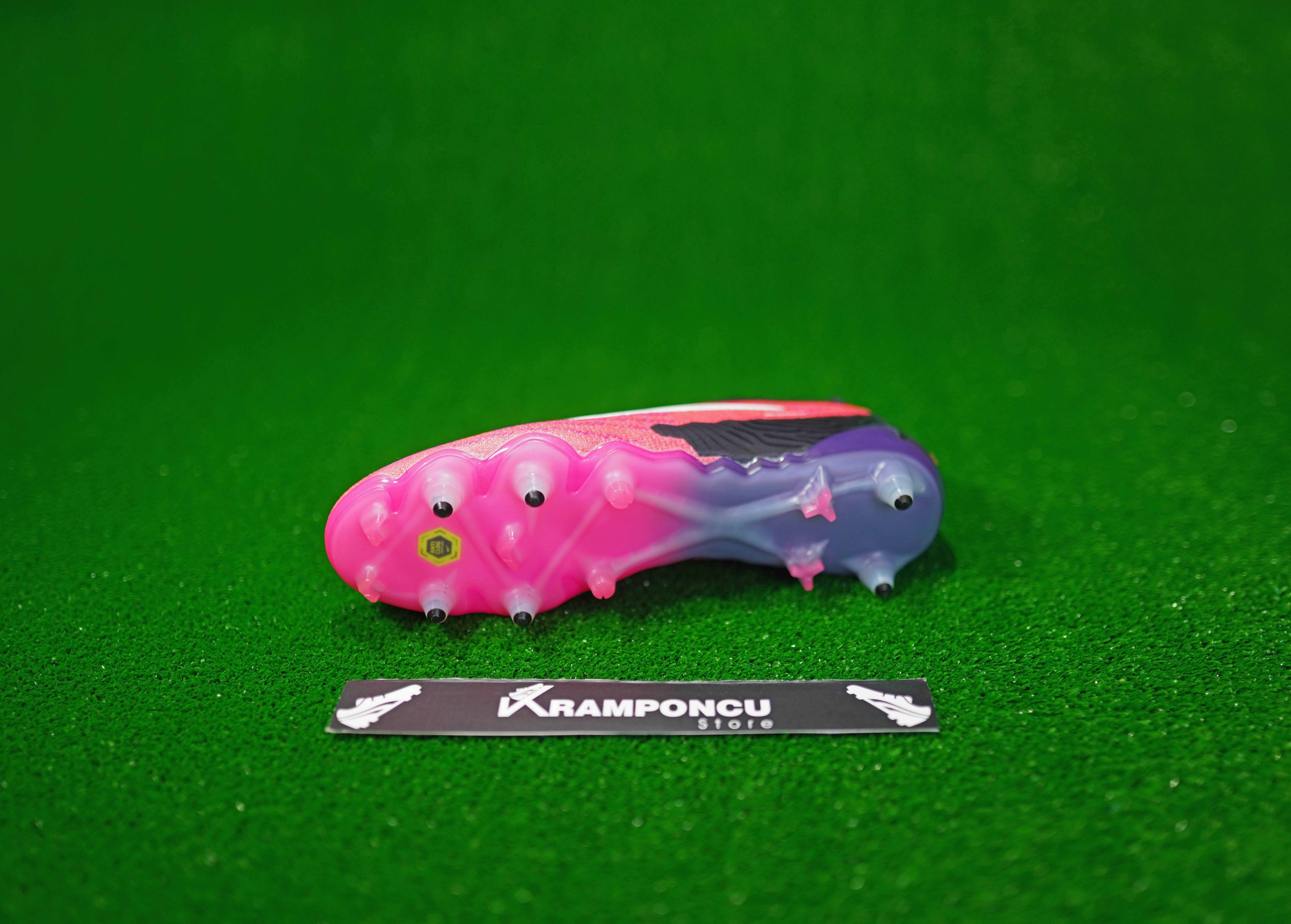 Ni̇ke Pembe Çi̇vi̇li̇ Phantom Gx Fg