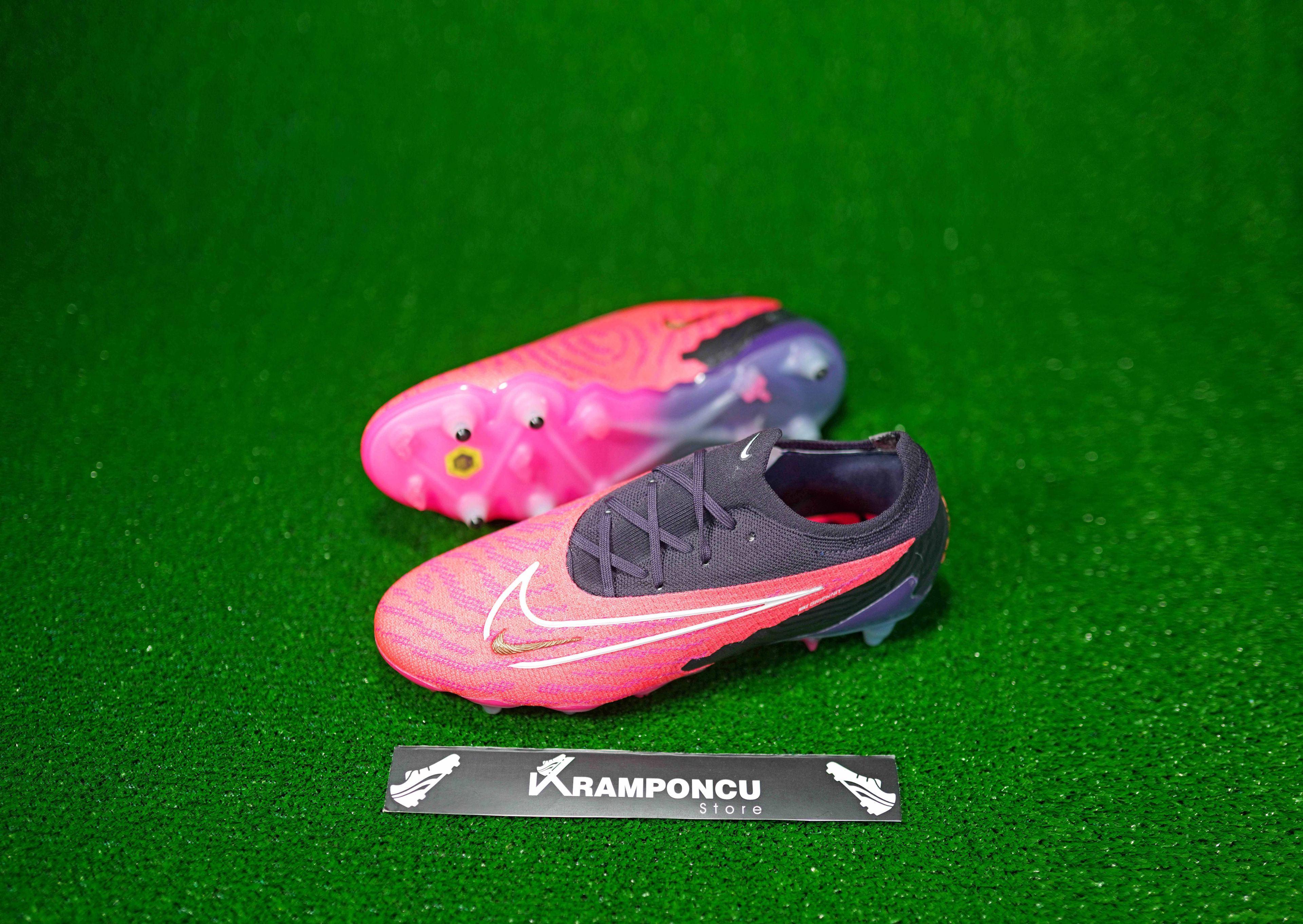 Ni̇ke Pembe Çi̇vi̇li̇ Phantom Gx Fg