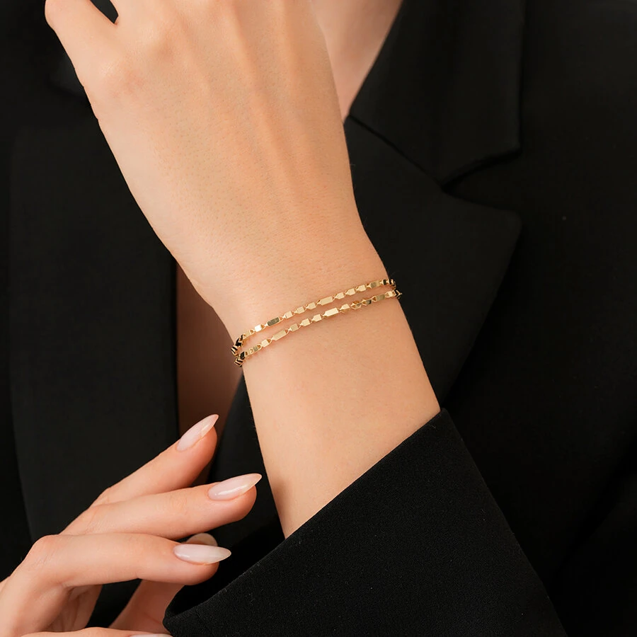 Gold Disc-Pattern Bracelet