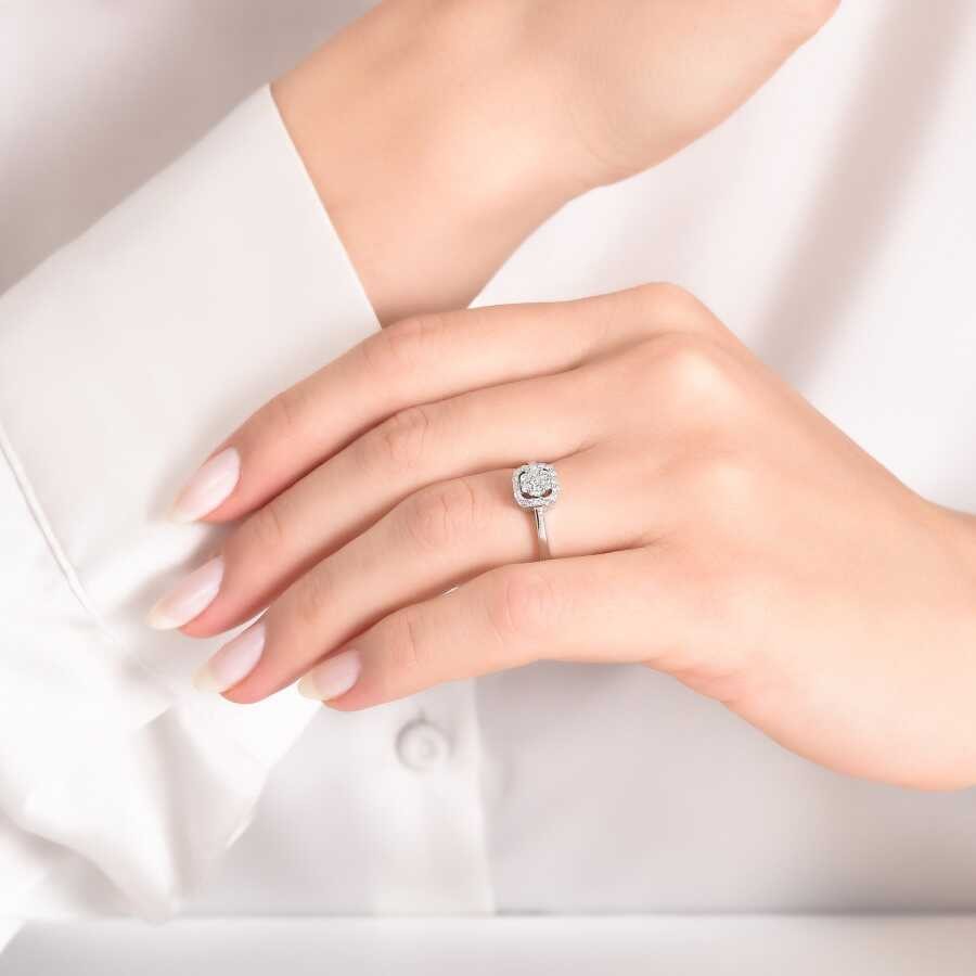 0.19 Carat Diamond Trend Ring
